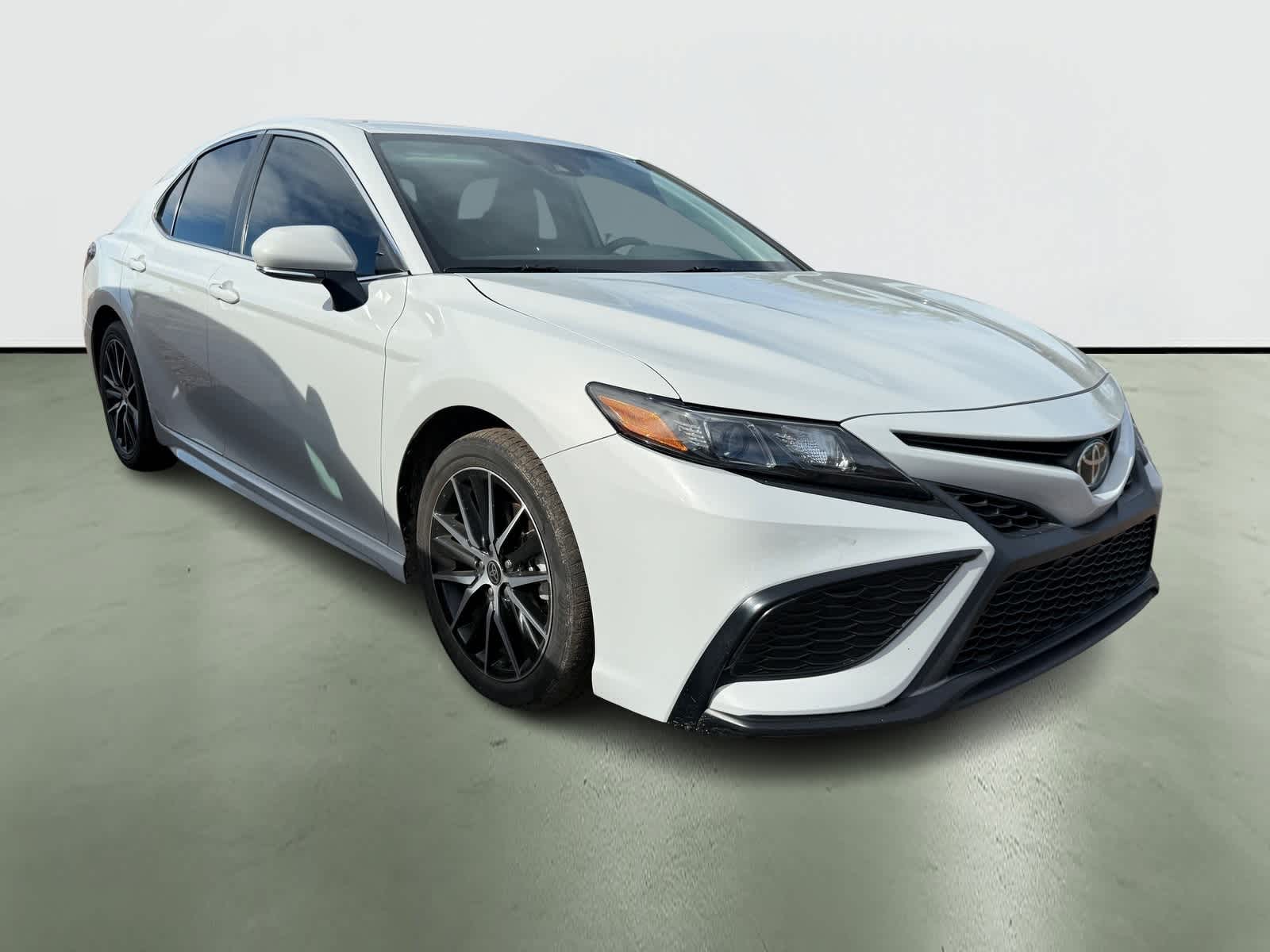 Thumbnail: 2022 Toyota Camry - 3