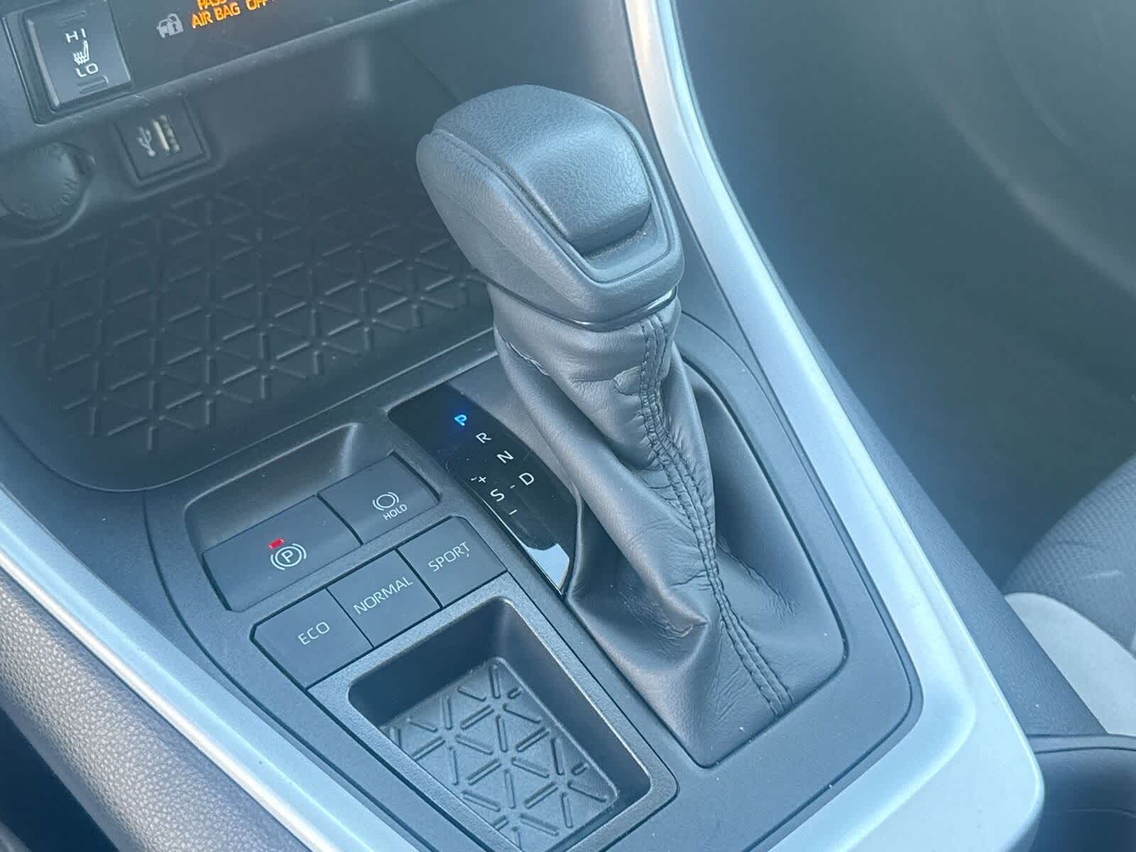 Thumbnail: 2023 Toyota RAV4 - 24