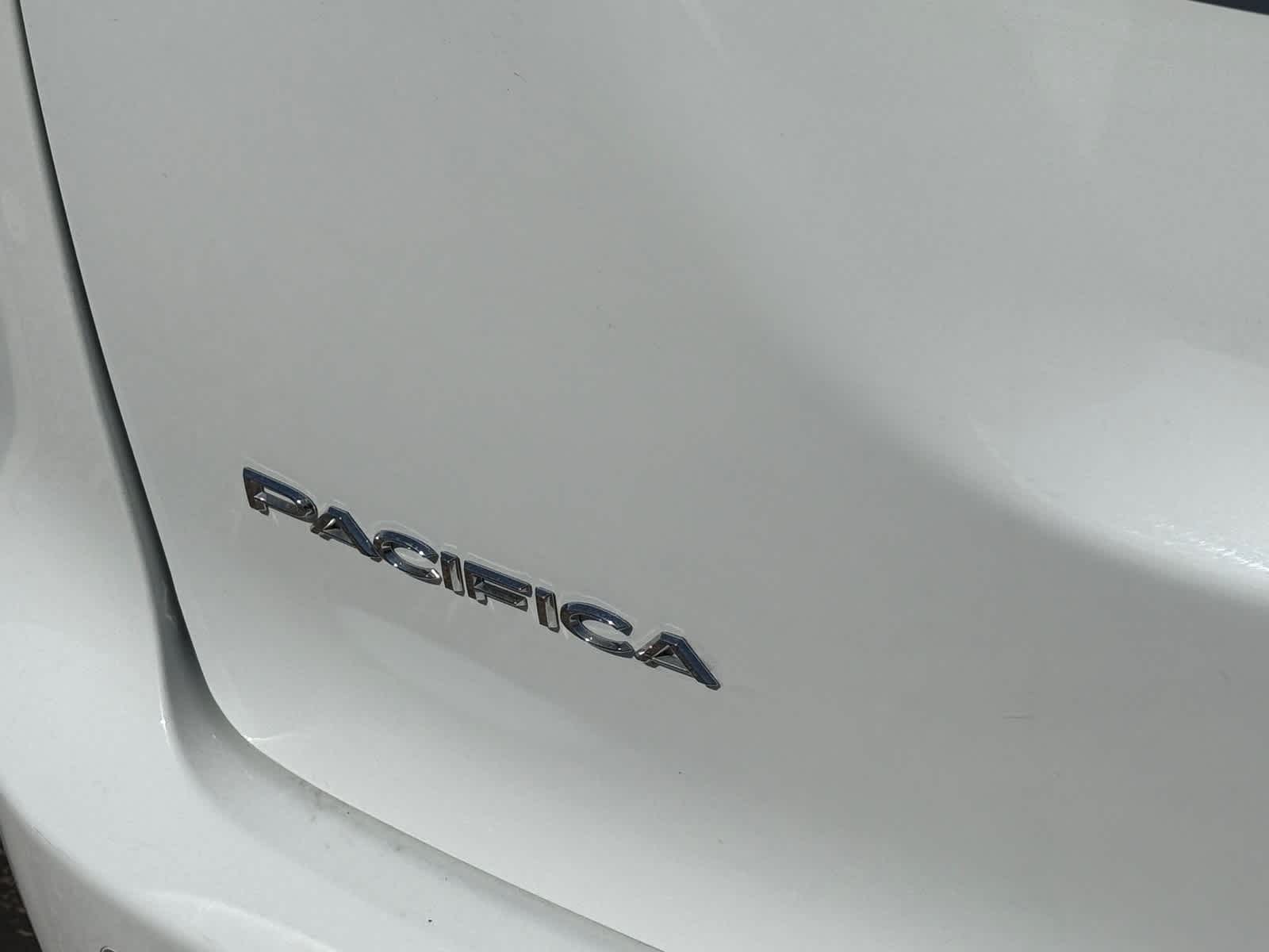 Thumbnail: 2023 Chrysler Pacifica - 8
