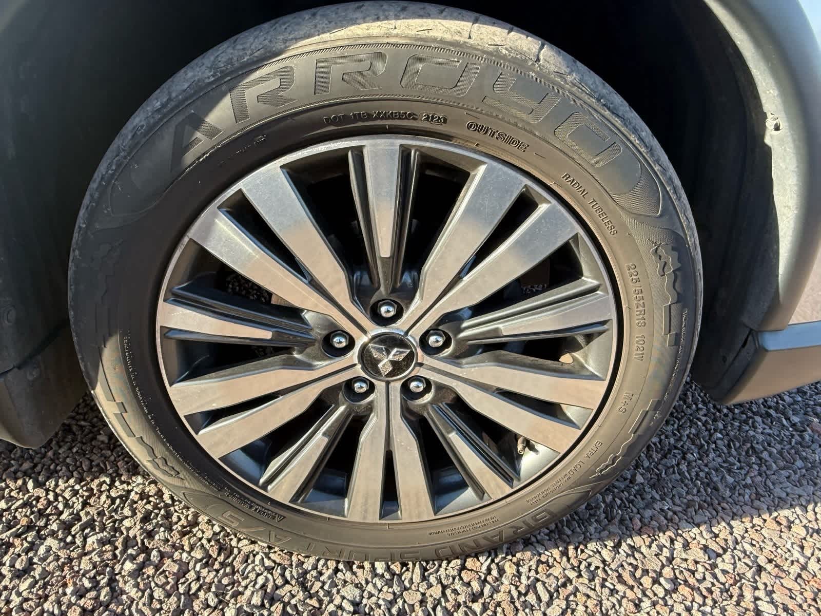 Thumbnail: 2019 Mitsubishi Outlander - 6
