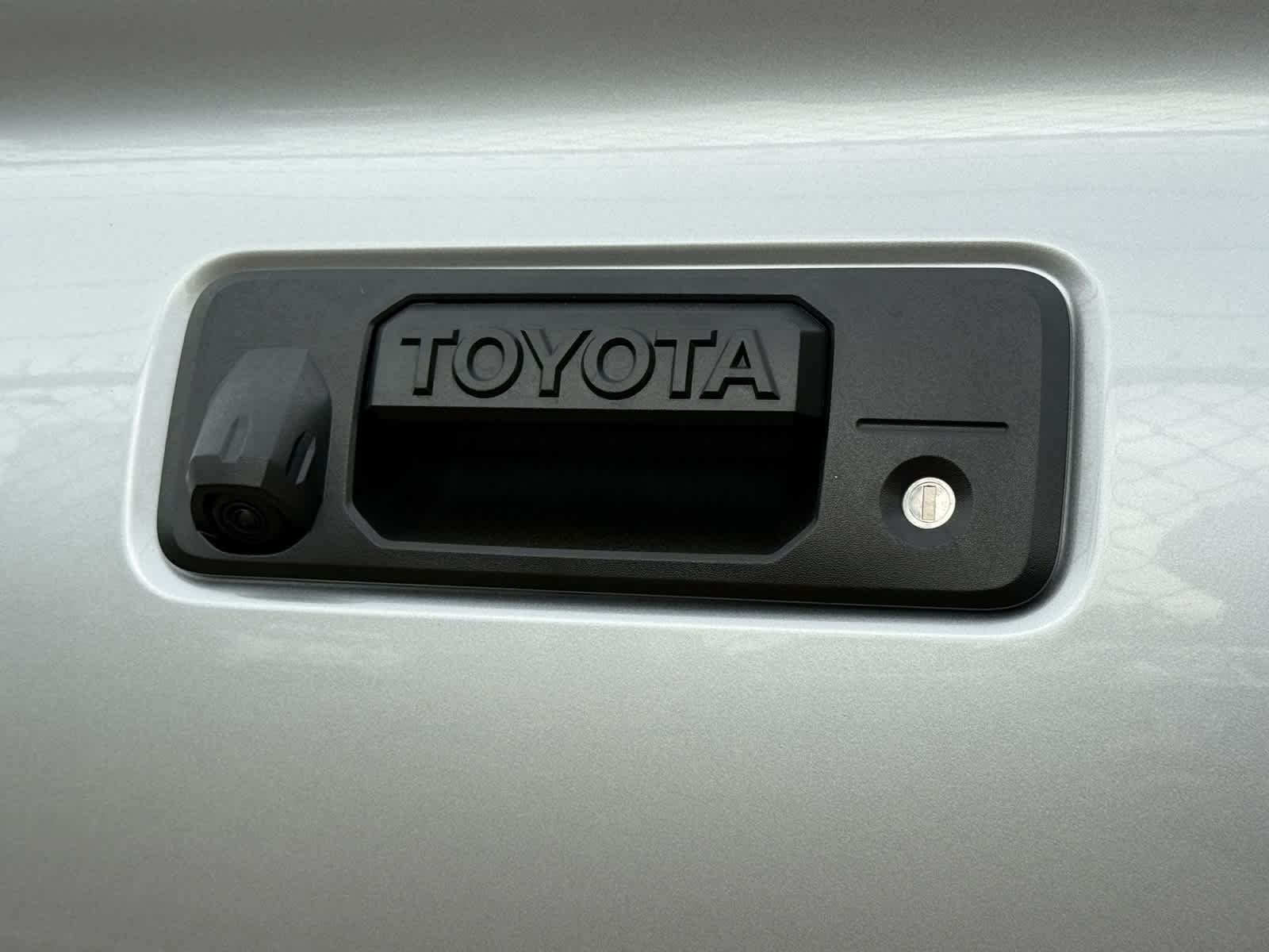 2023 Toyota Tacoma SR 8