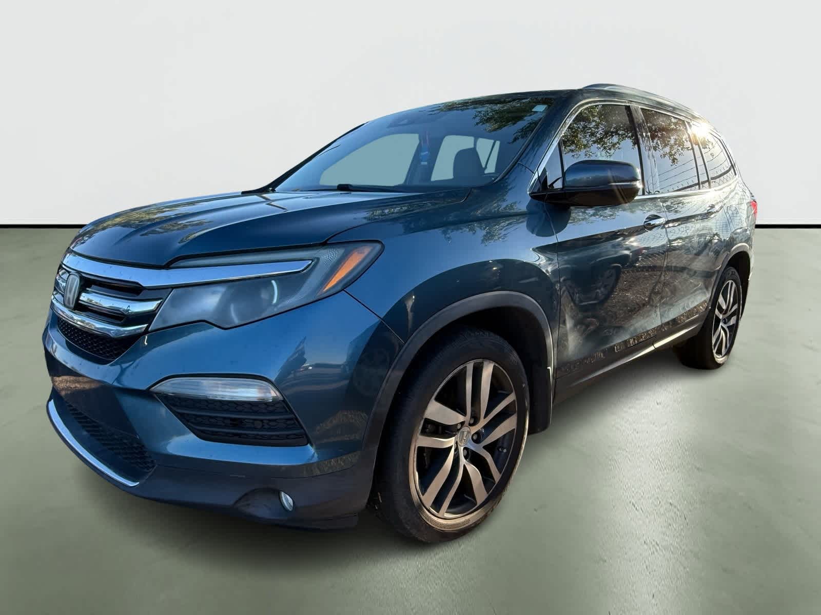 Thumbnail: 2016 Honda Pilot - 2