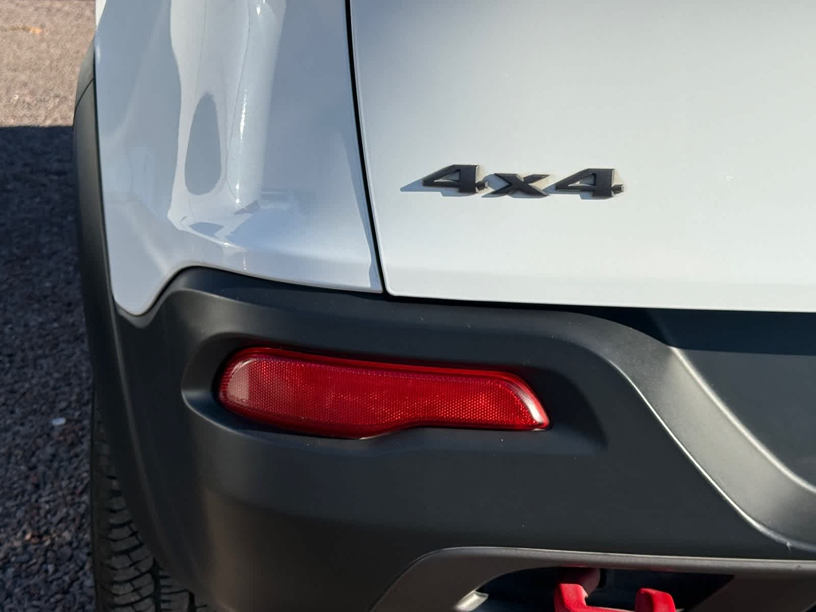 Thumbnail: 2016 Jeep Cherokee - 15