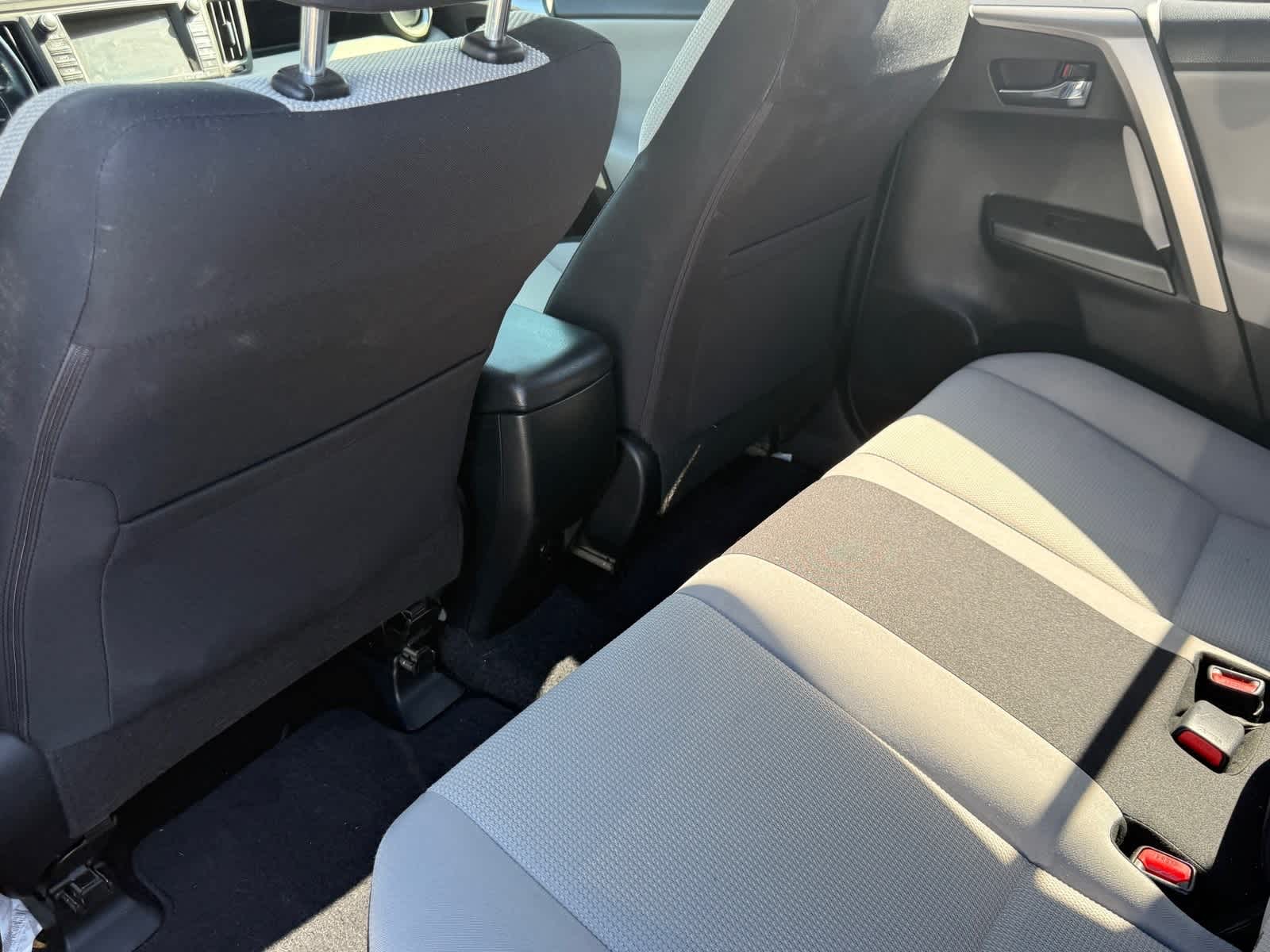 Thumbnail: 2017 Toyota RAV4 - 9