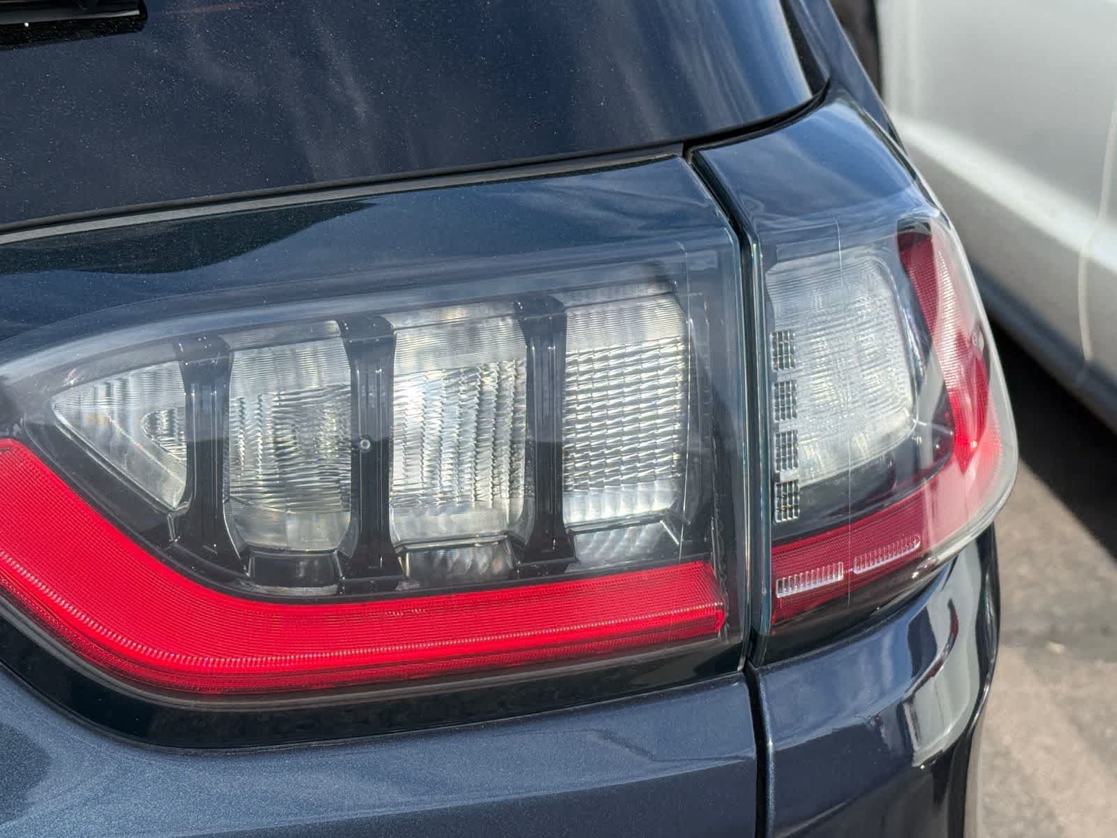 Thumbnail: 2021 Jeep Cherokee - 12