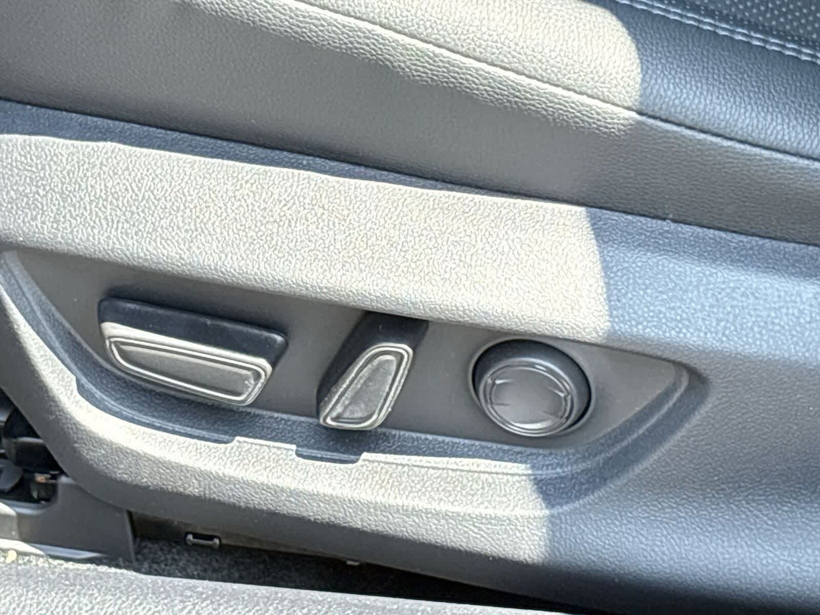 Thumbnail: 2025 Toyota Camry - 18