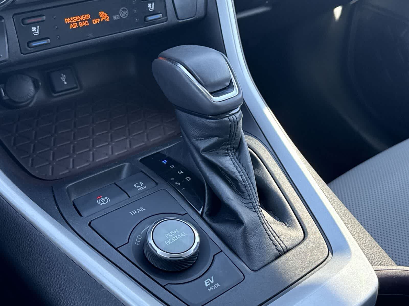 Thumbnail: 2022 Toyota RAV4 - 26