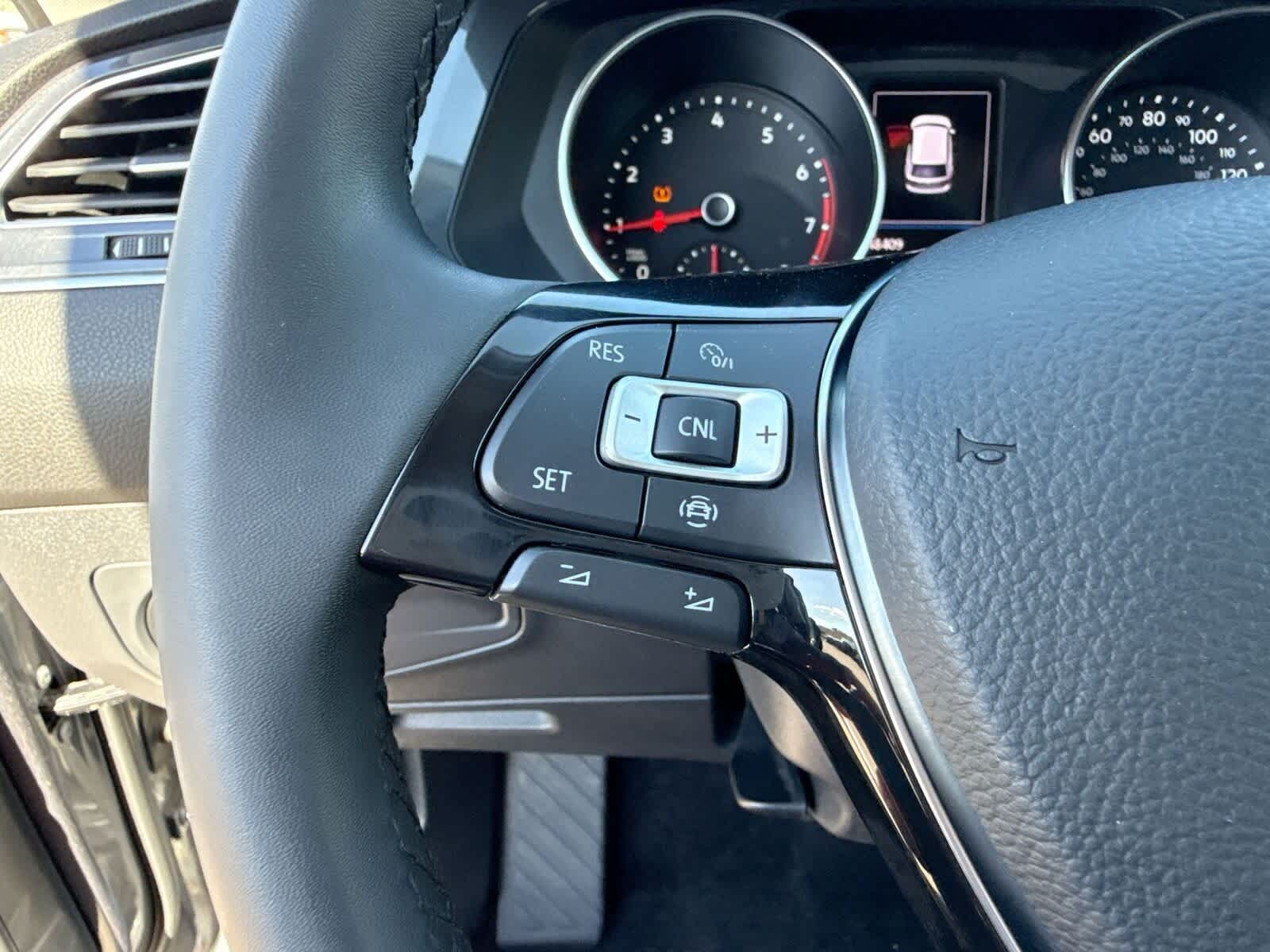 Thumbnail: 2020 Volkswagen Tiguan - 27