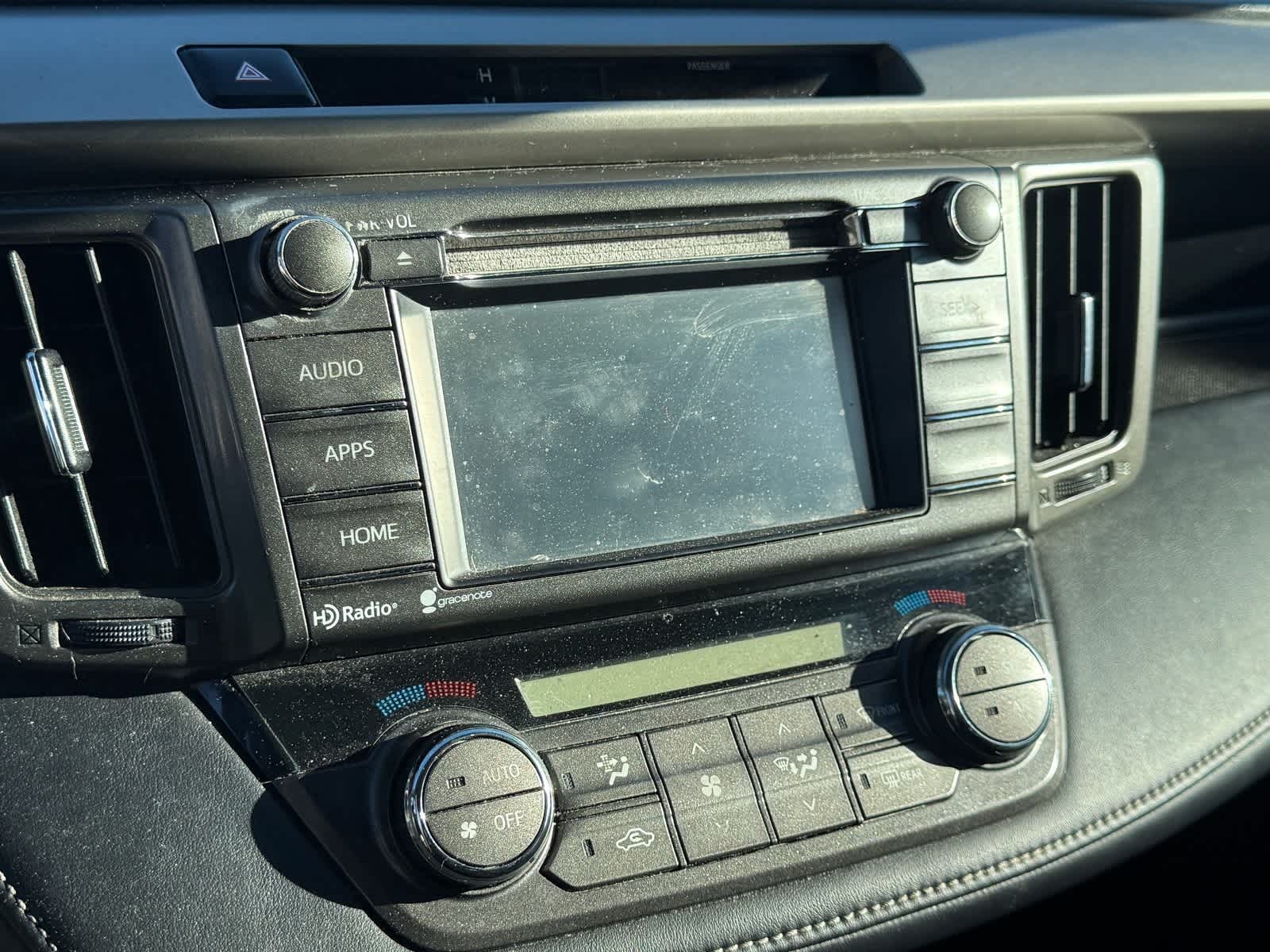 Thumbnail: 2015 Toyota RAV4 - 21