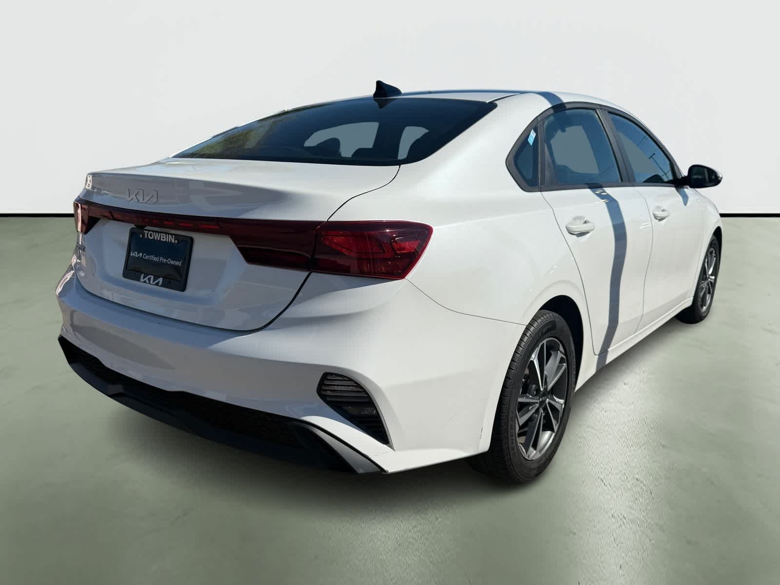 Thumbnail: 2023 Kia Forte - 4