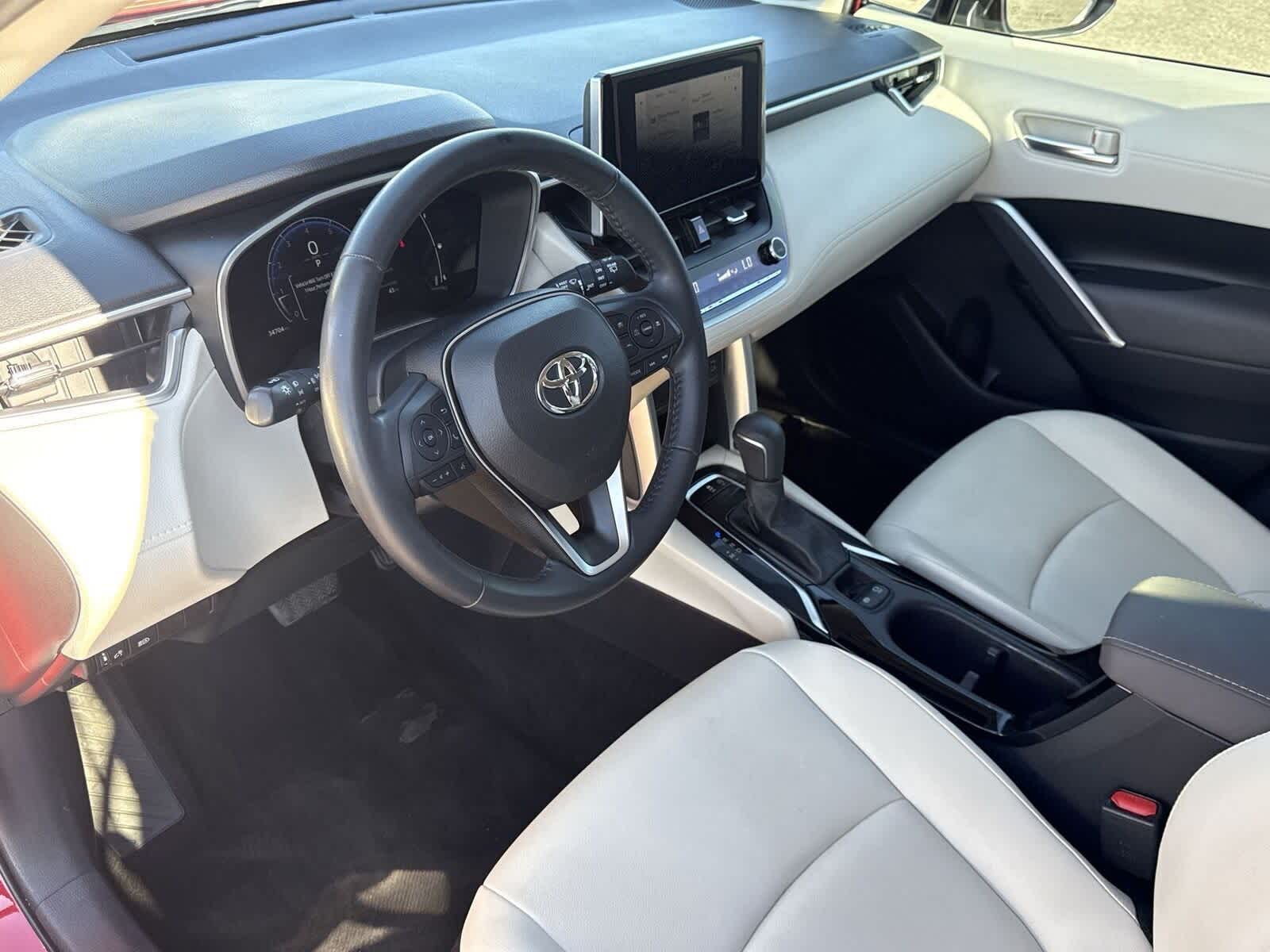 Thumbnail: 2023 Toyota Corolla Cross - 16