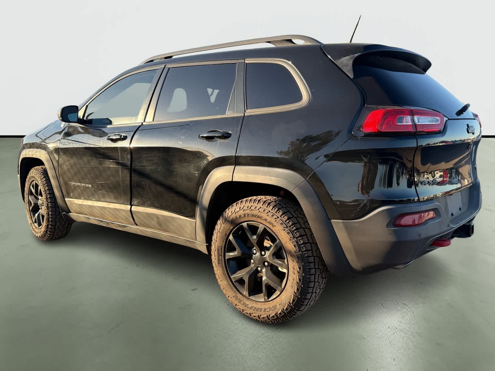 Thumbnail: 2018 Jeep Cherokee - 3
