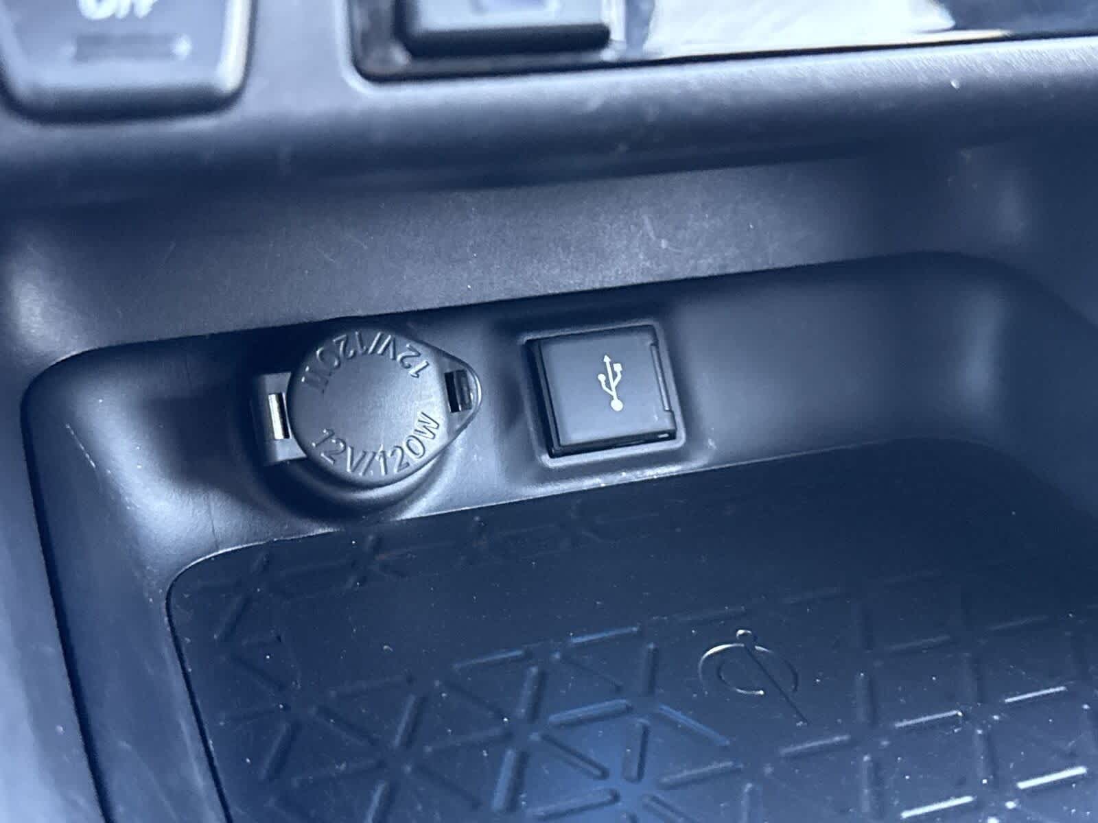 Thumbnail: 2020 Toyota RAV4 - 24