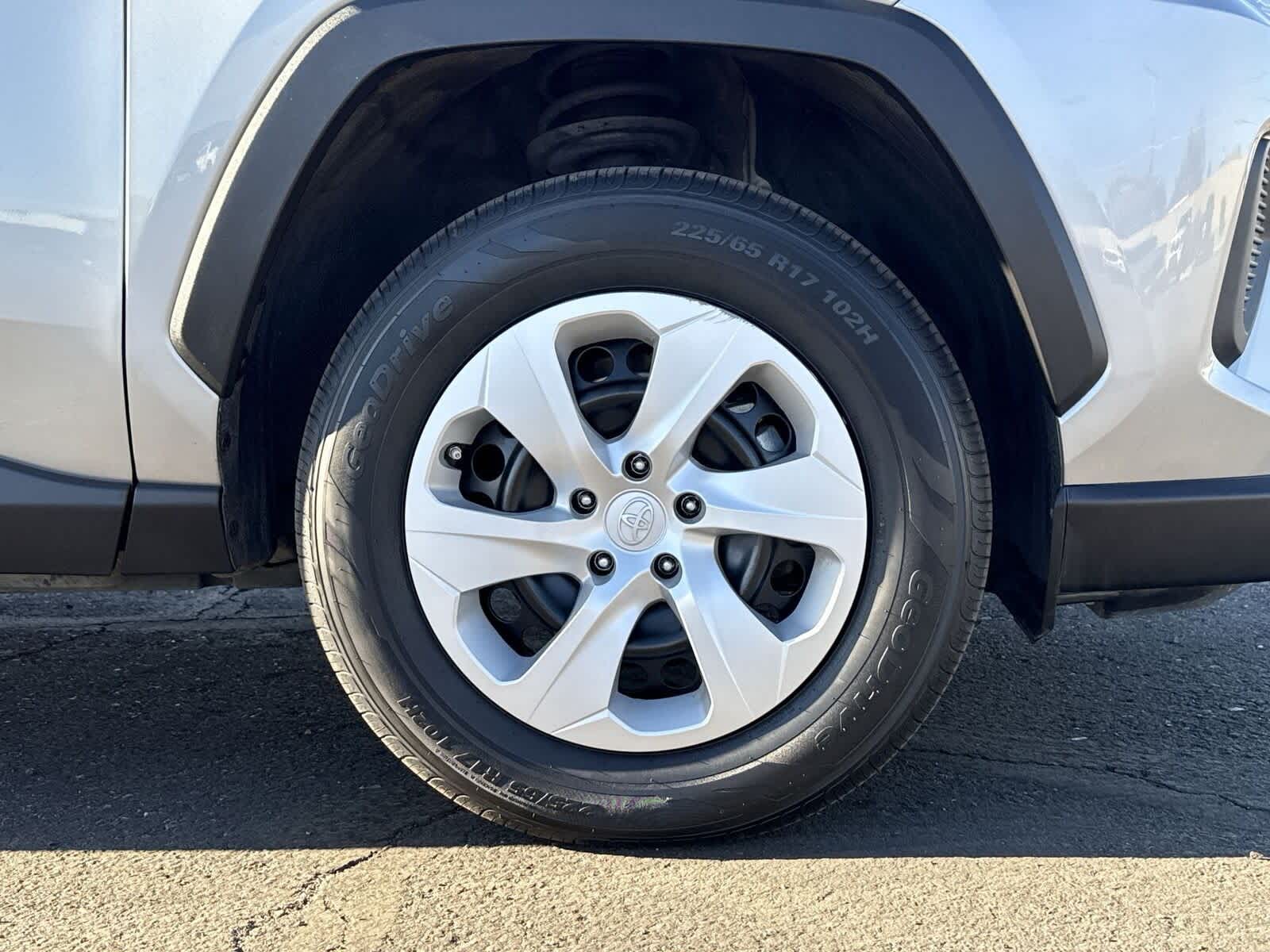 Thumbnail: 2024 Toyota RAV4 - 10