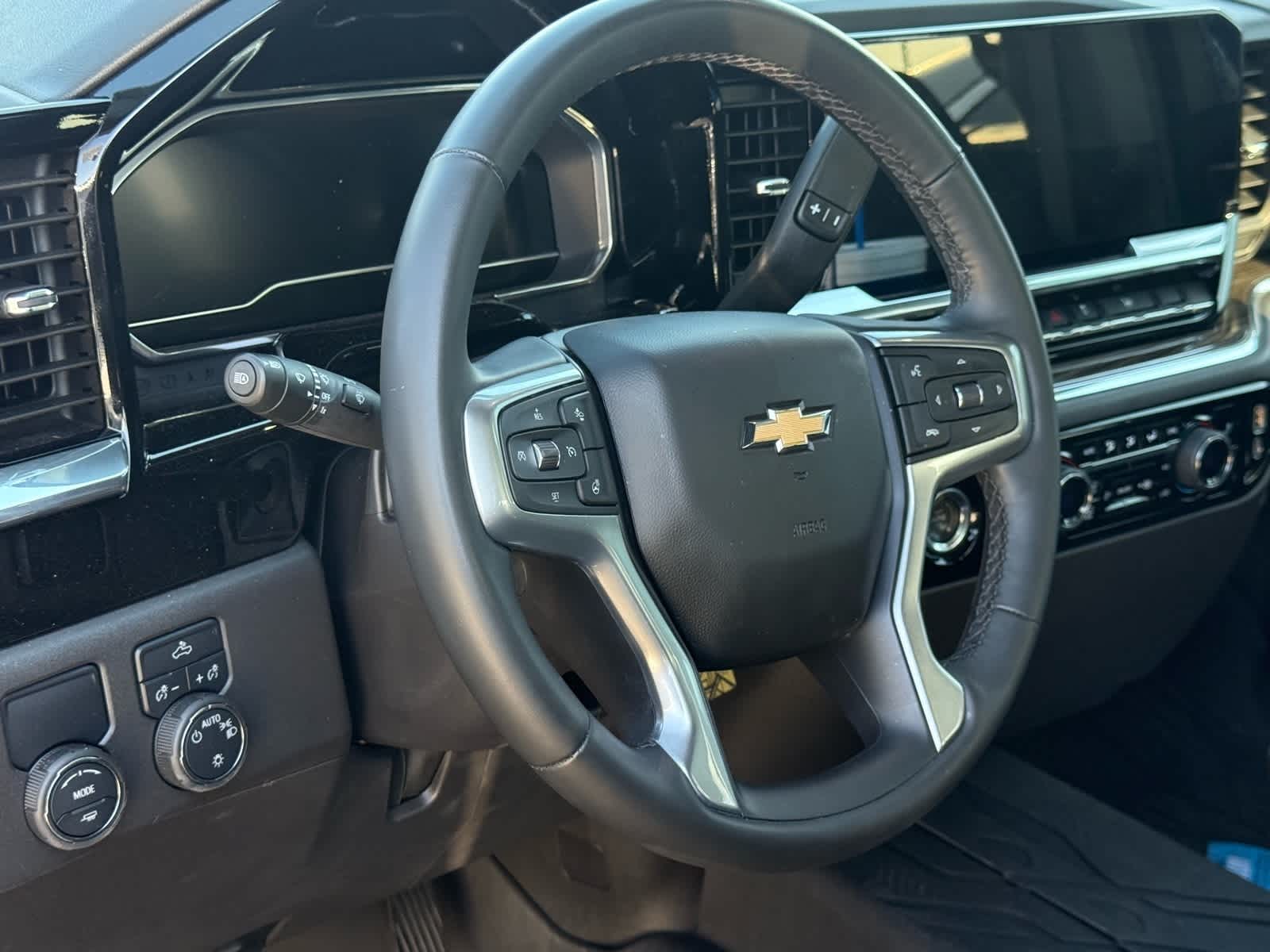 Thumbnail: 2024 Chevrolet Silverado 1500 - 14