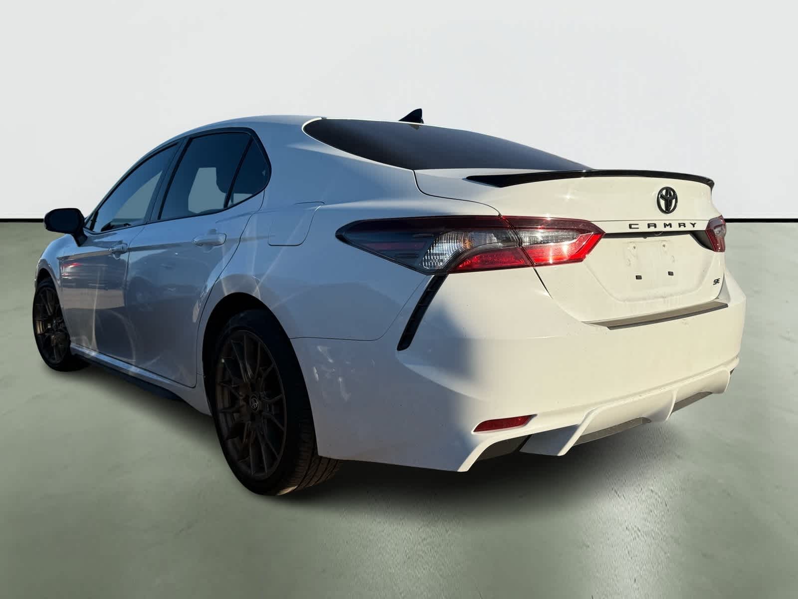 2023 Toyota Camry SE 3