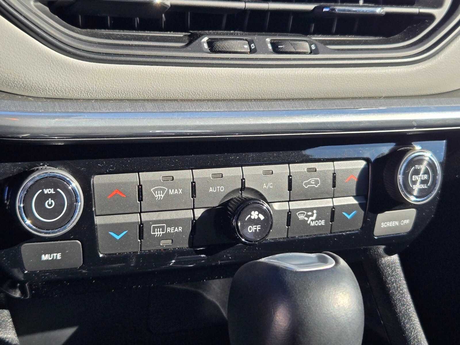 Thumbnail: 2023 Jeep Compass - 10