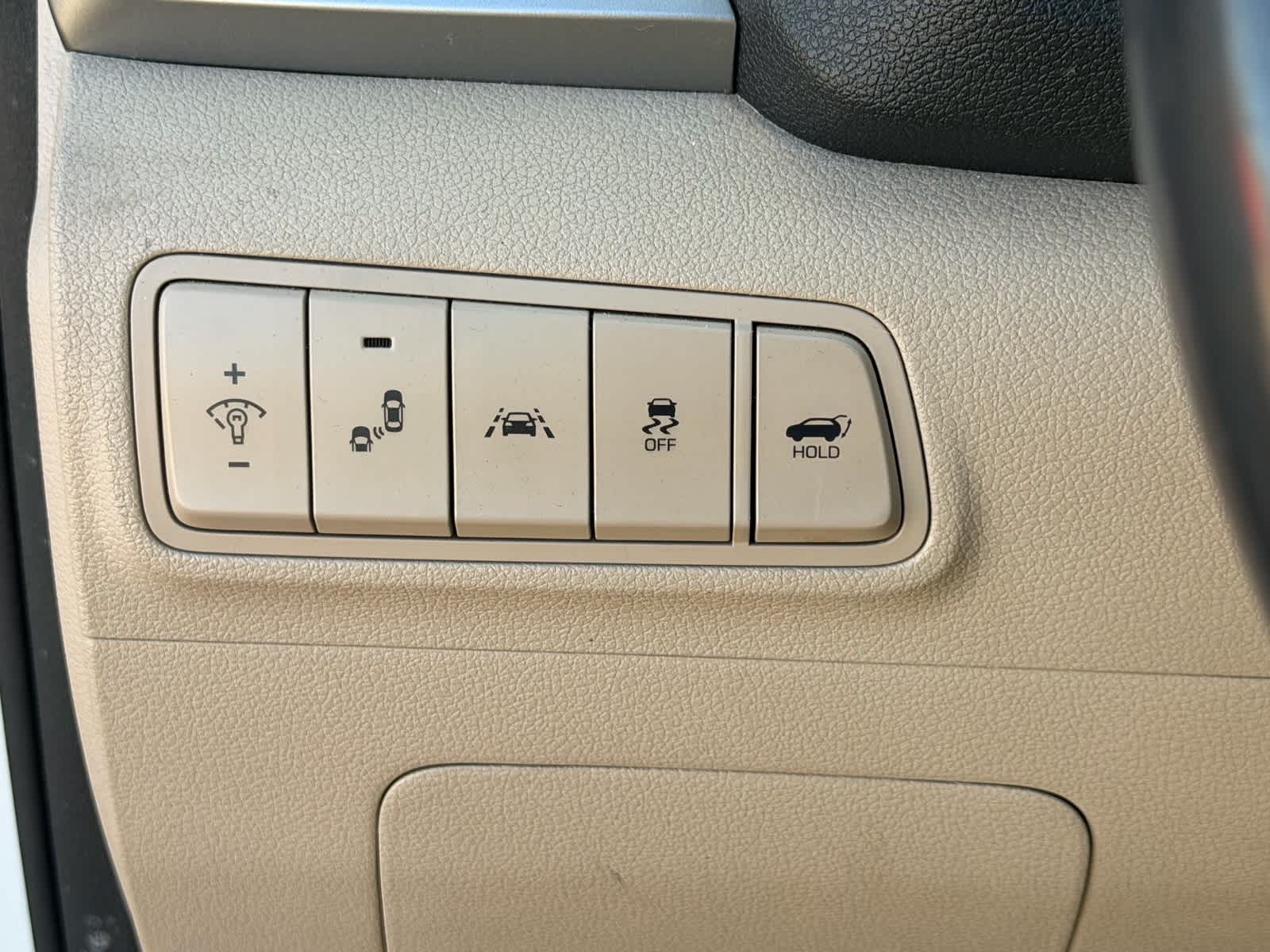 Thumbnail: 2018 Hyundai Tucson - 18