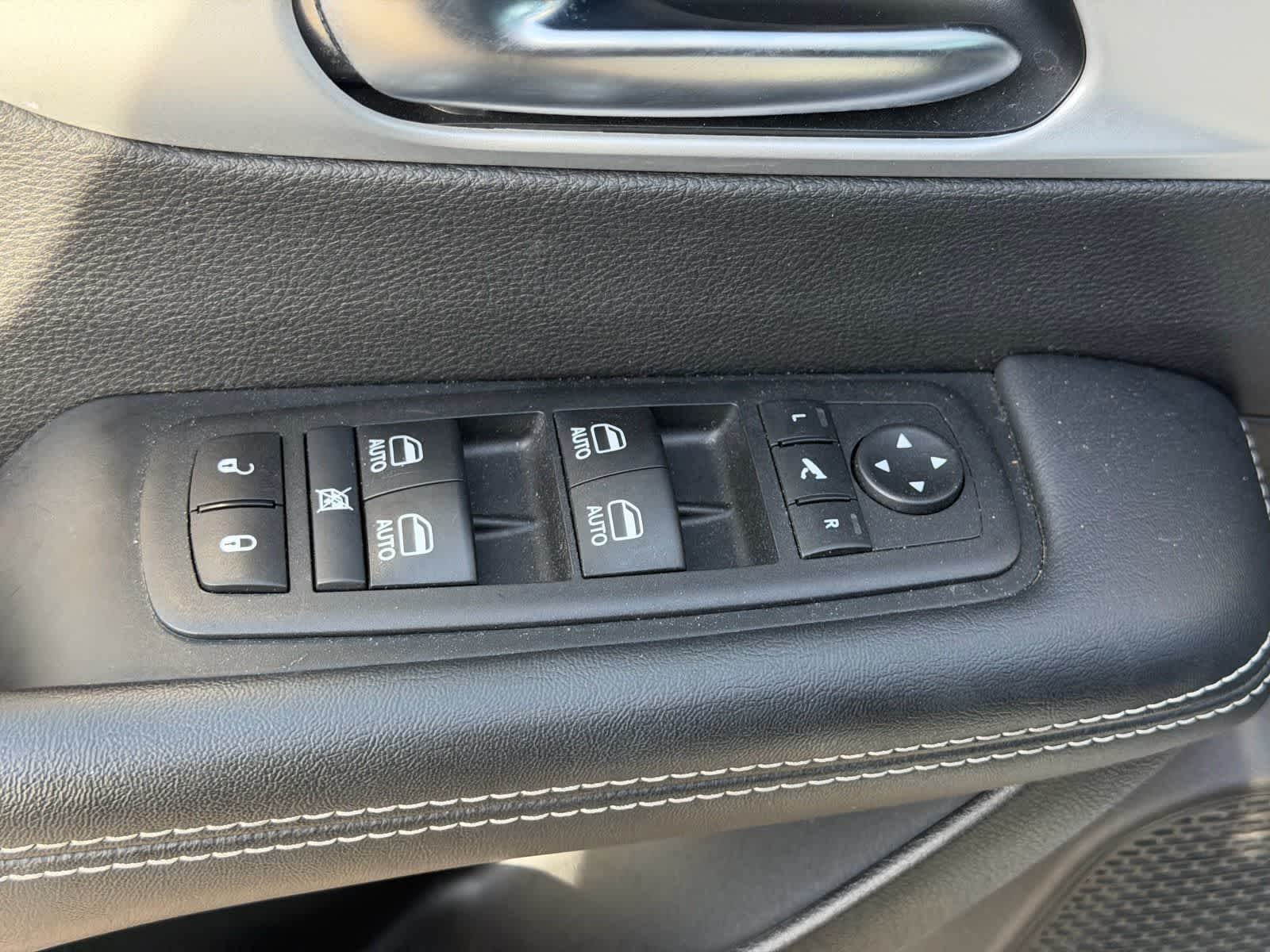 Thumbnail: 2025 Chrysler Pacifica - 13