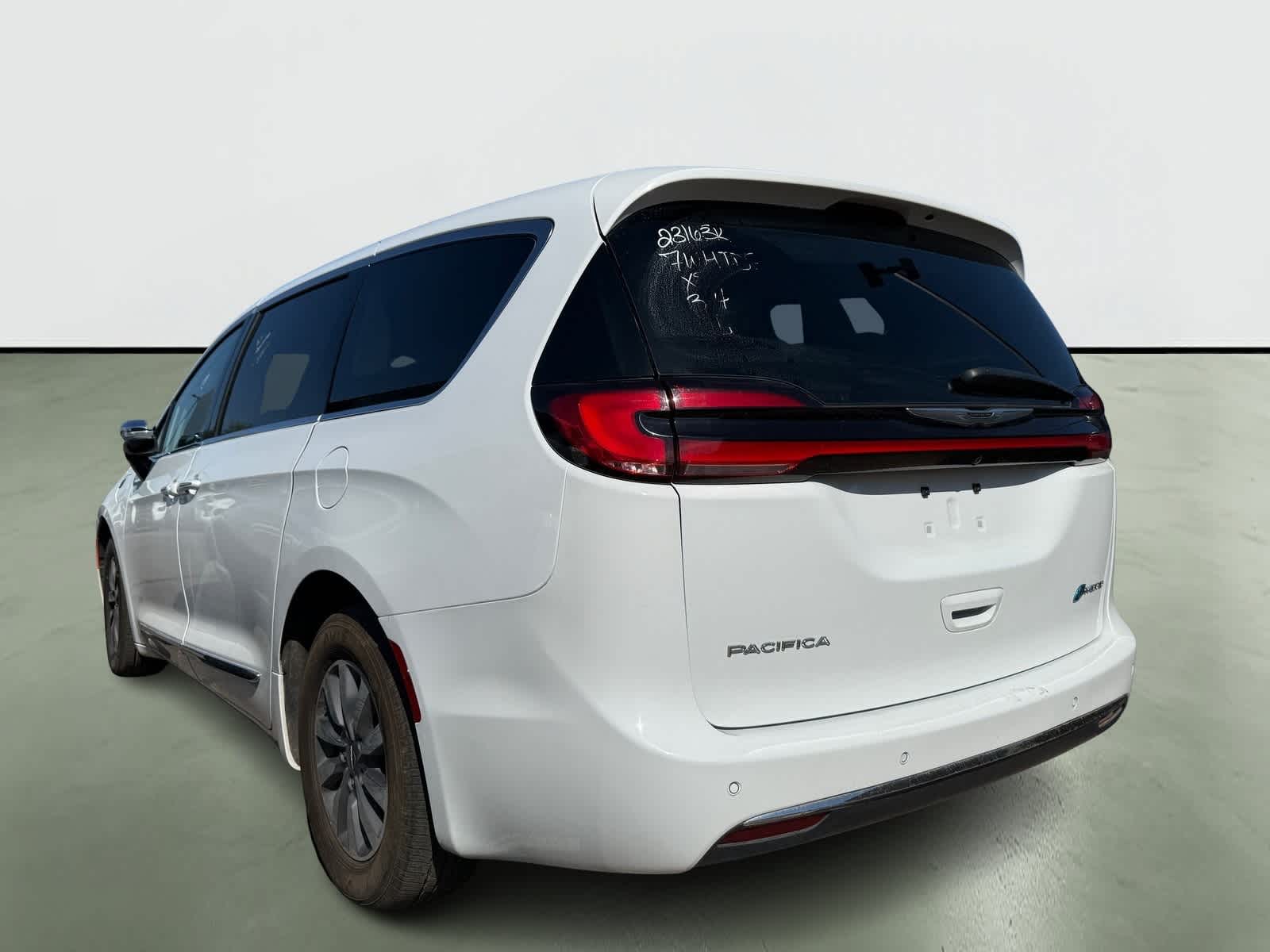 Thumbnail: 2023 Chrysler Pacifica - 2