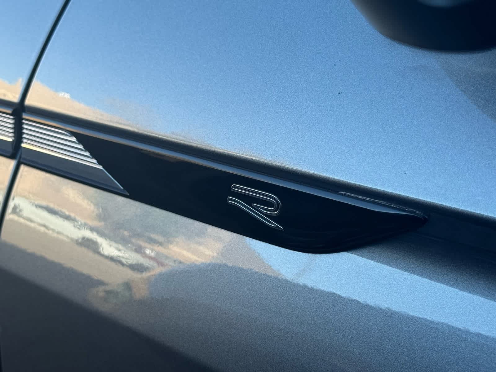 Thumbnail: 2022 Volkswagen Tiguan - 18