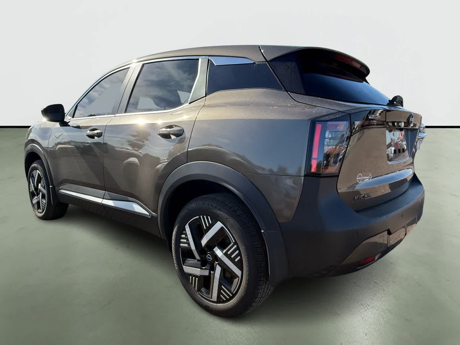 Thumbnail: 2025 Nissan Kicks - 3