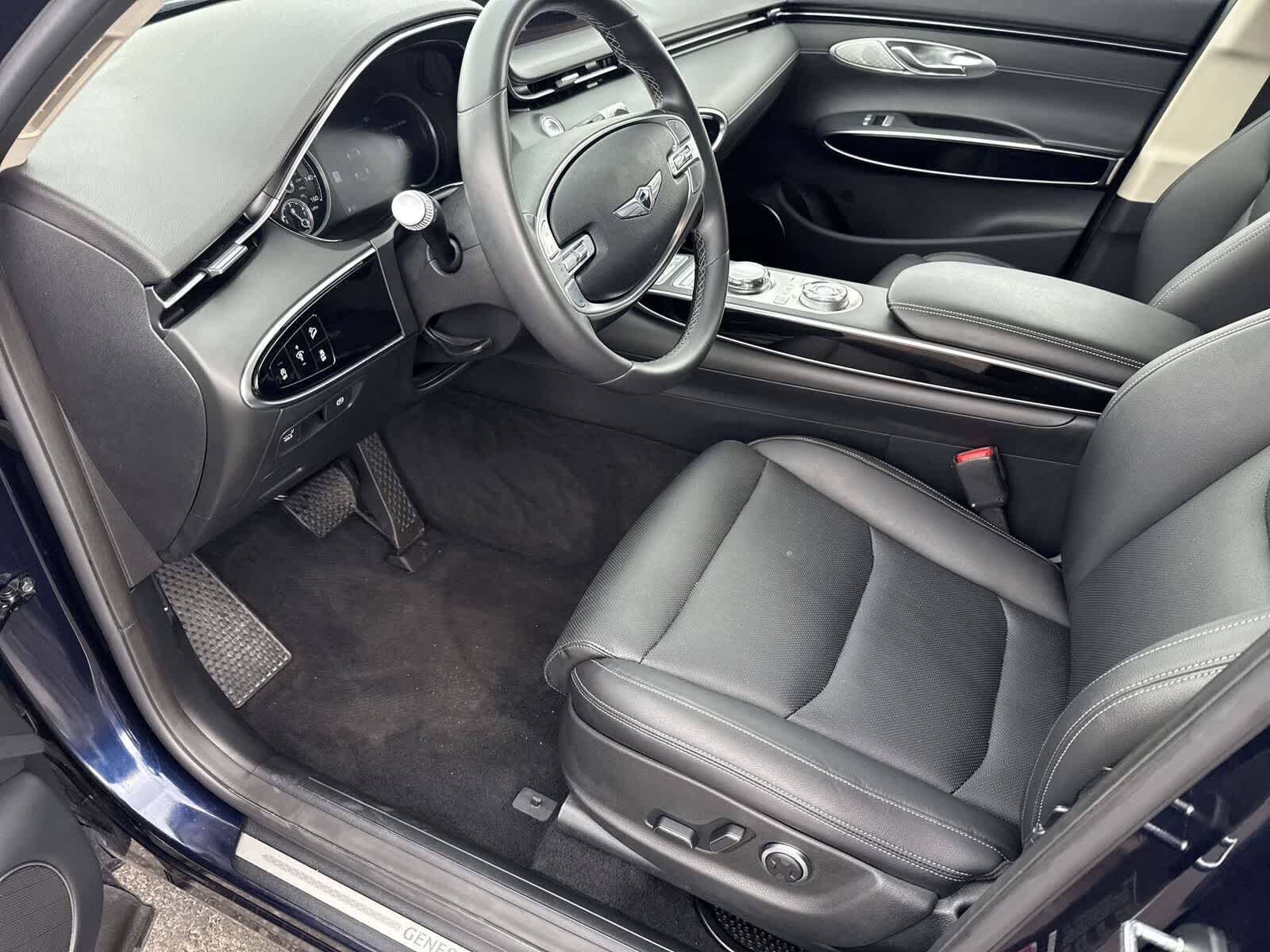 Thumbnail: 2025 Genesis GV70 - 16