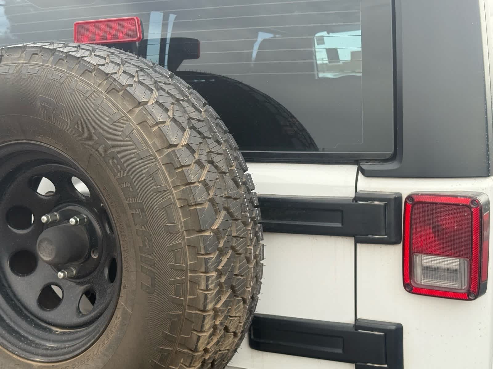 Thumbnail: 2018 Jeep Wrangler - 17