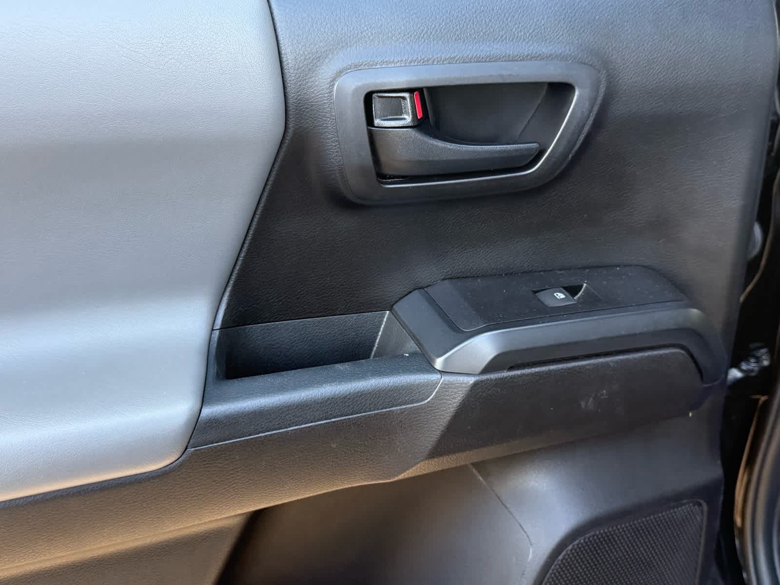 2021 Toyota Tacoma SR 6