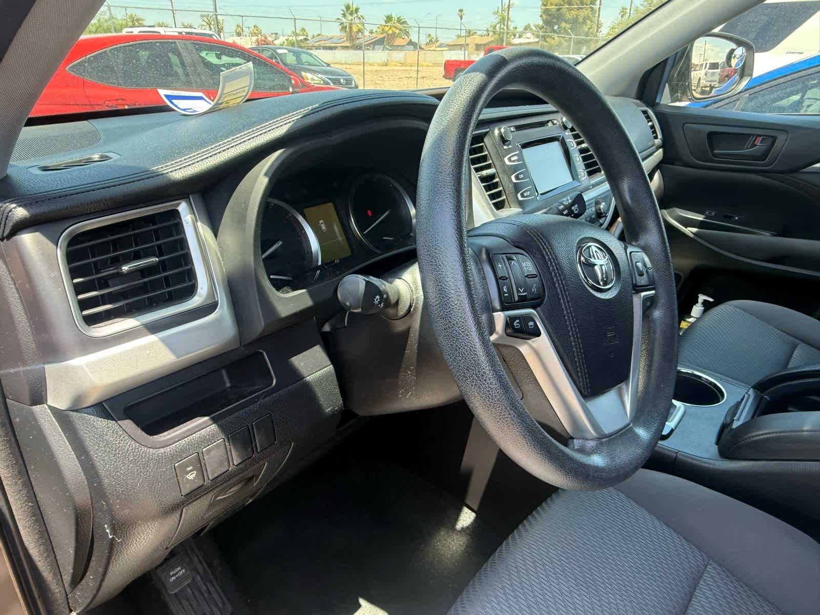 Thumbnail: 2015 Toyota Highlander - 9