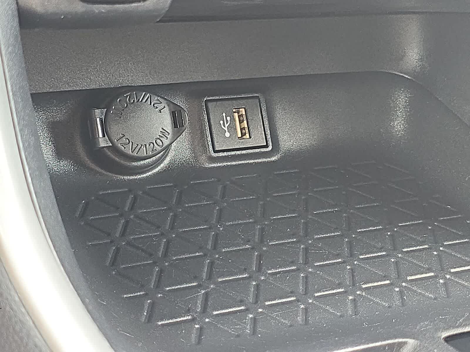 Thumbnail: 2025 Toyota RAV4 - 25