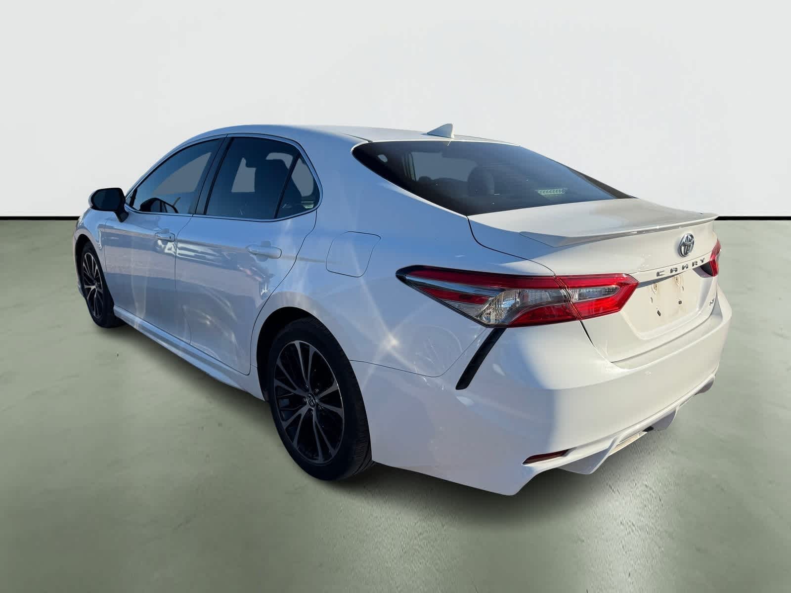 Thumbnail: 2019 Toyota Camry - 3