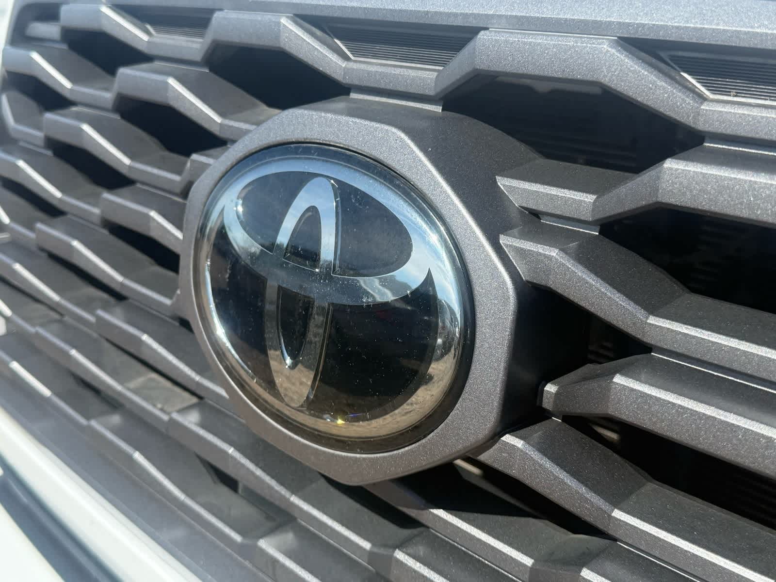Thumbnail: 2022 Toyota Tacoma - 8