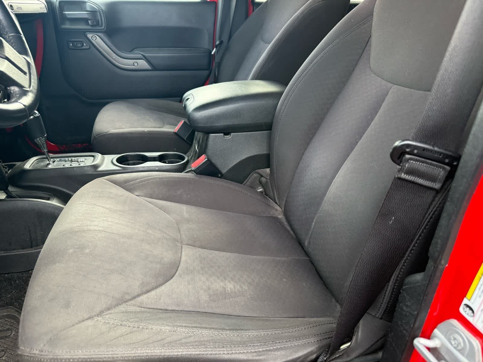 Thumbnail: 2015 Jeep Wrangler - 16