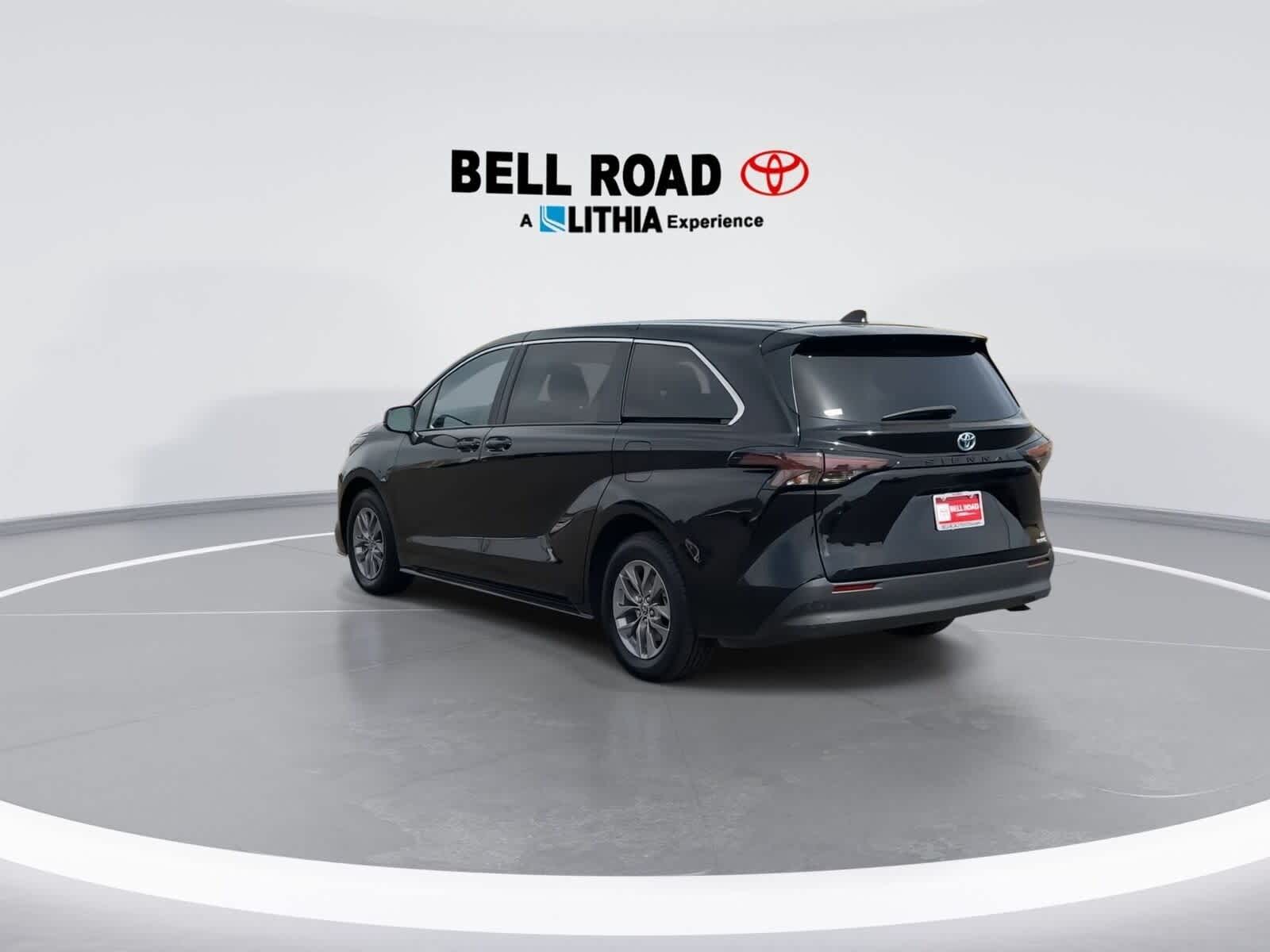 2024 Toyota Sienna LE 6