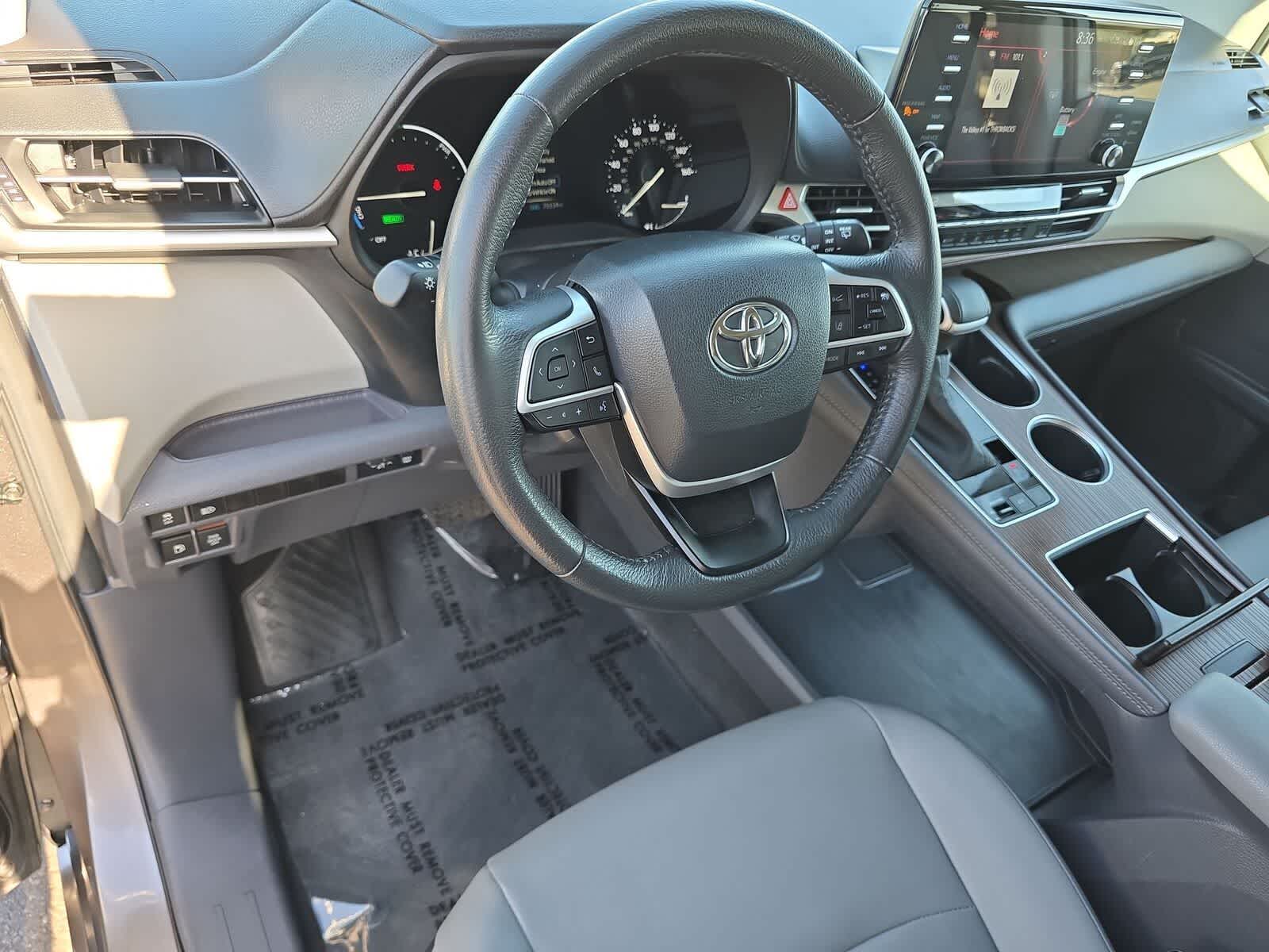 Thumbnail: 2024 Toyota Sienna - 16