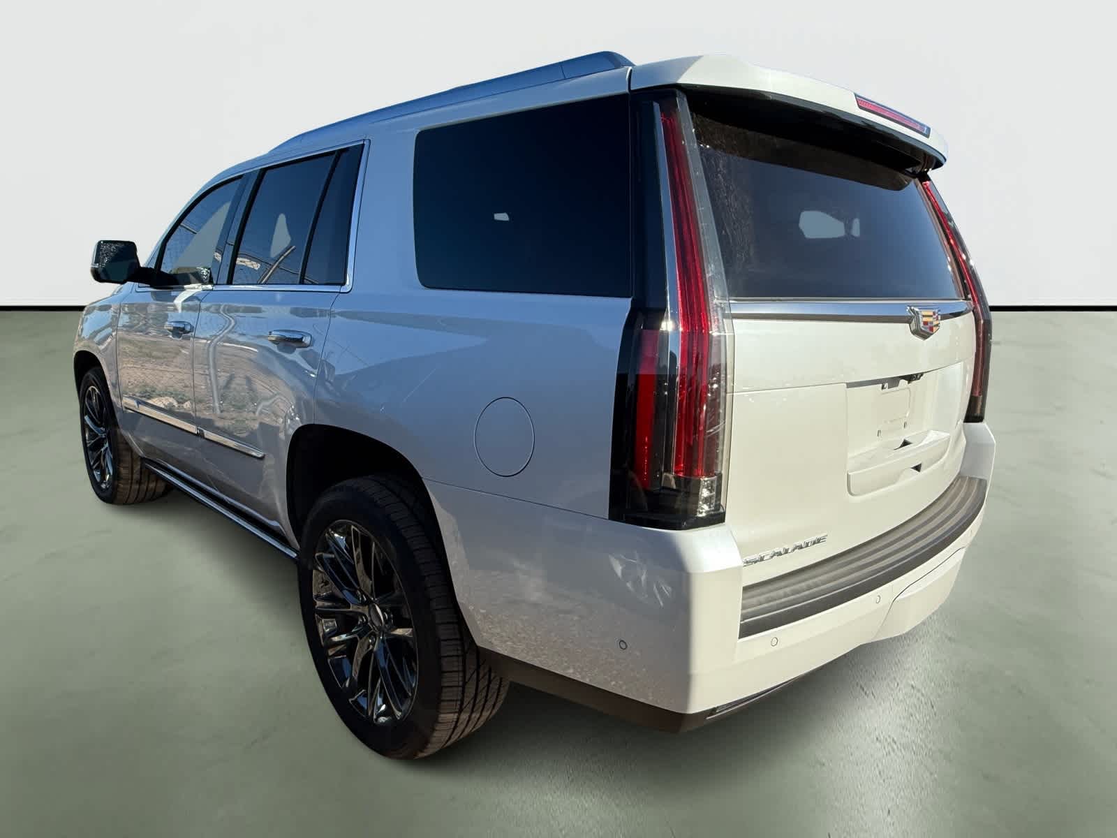 Thumbnail: 2018 Cadillac Escalade - 3