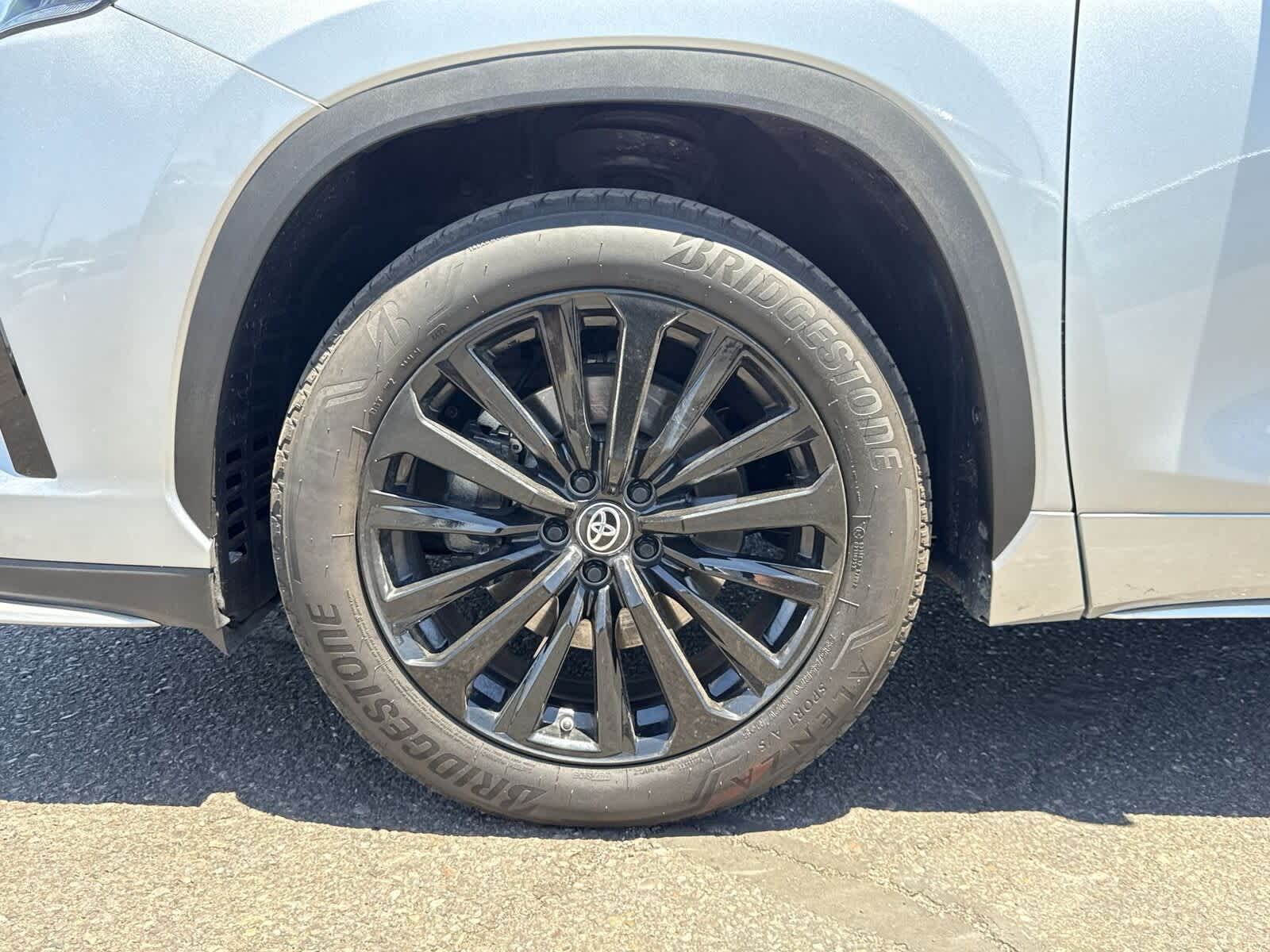 Thumbnail: 2024 Toyota Highlander - 10