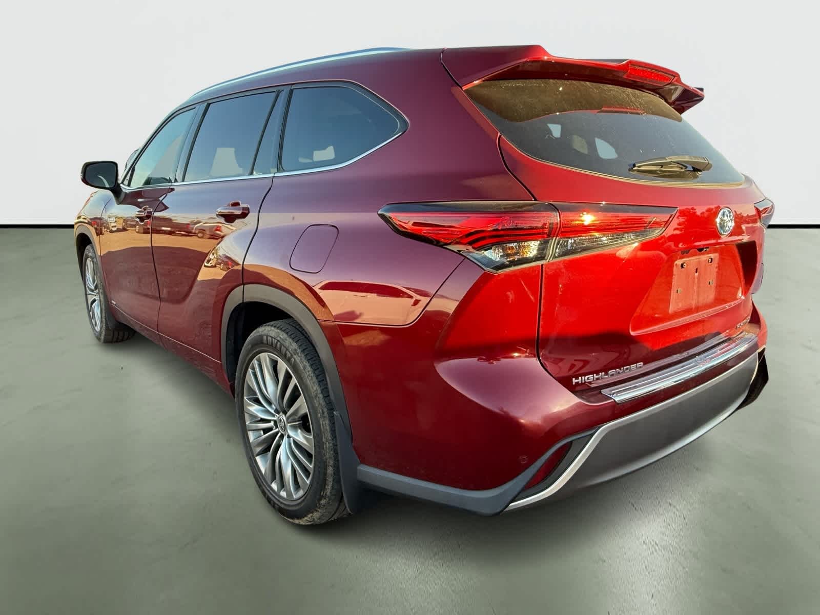 Thumbnail: 2020 Toyota Highlander - 3