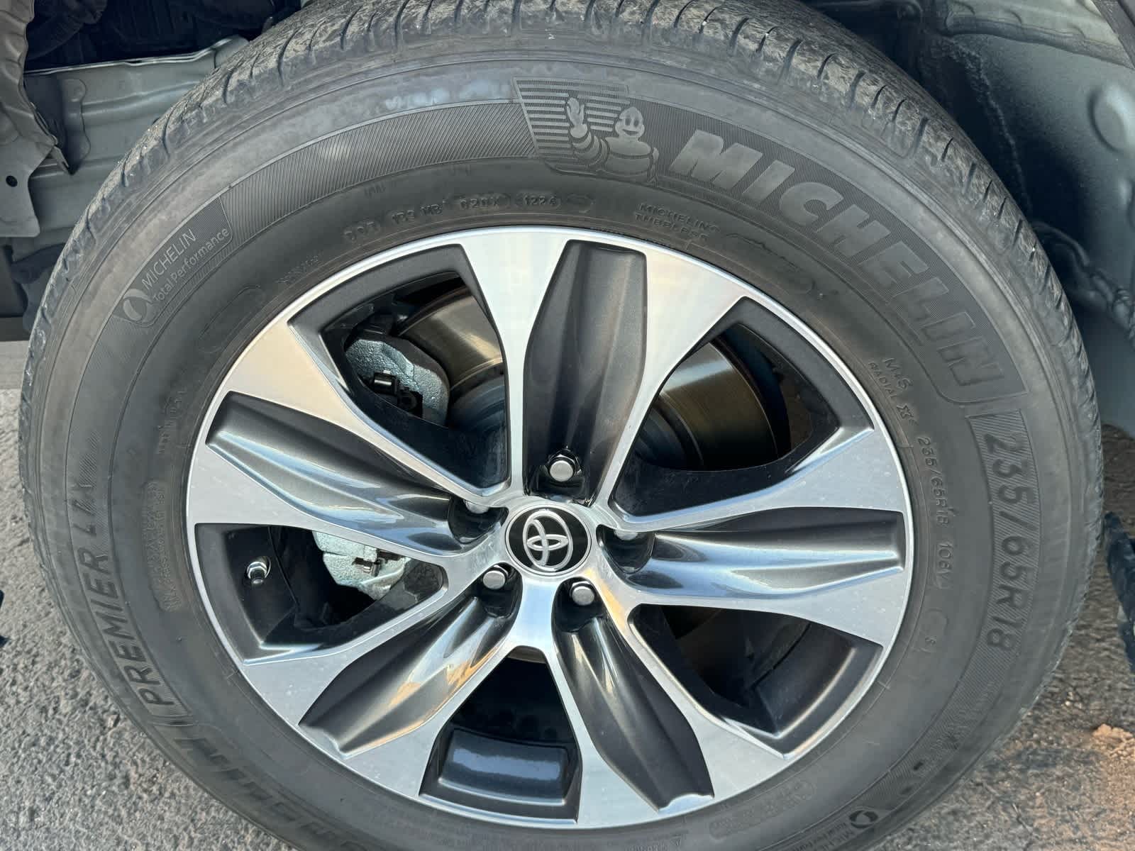 Thumbnail: 2024 Toyota Highlander - 6