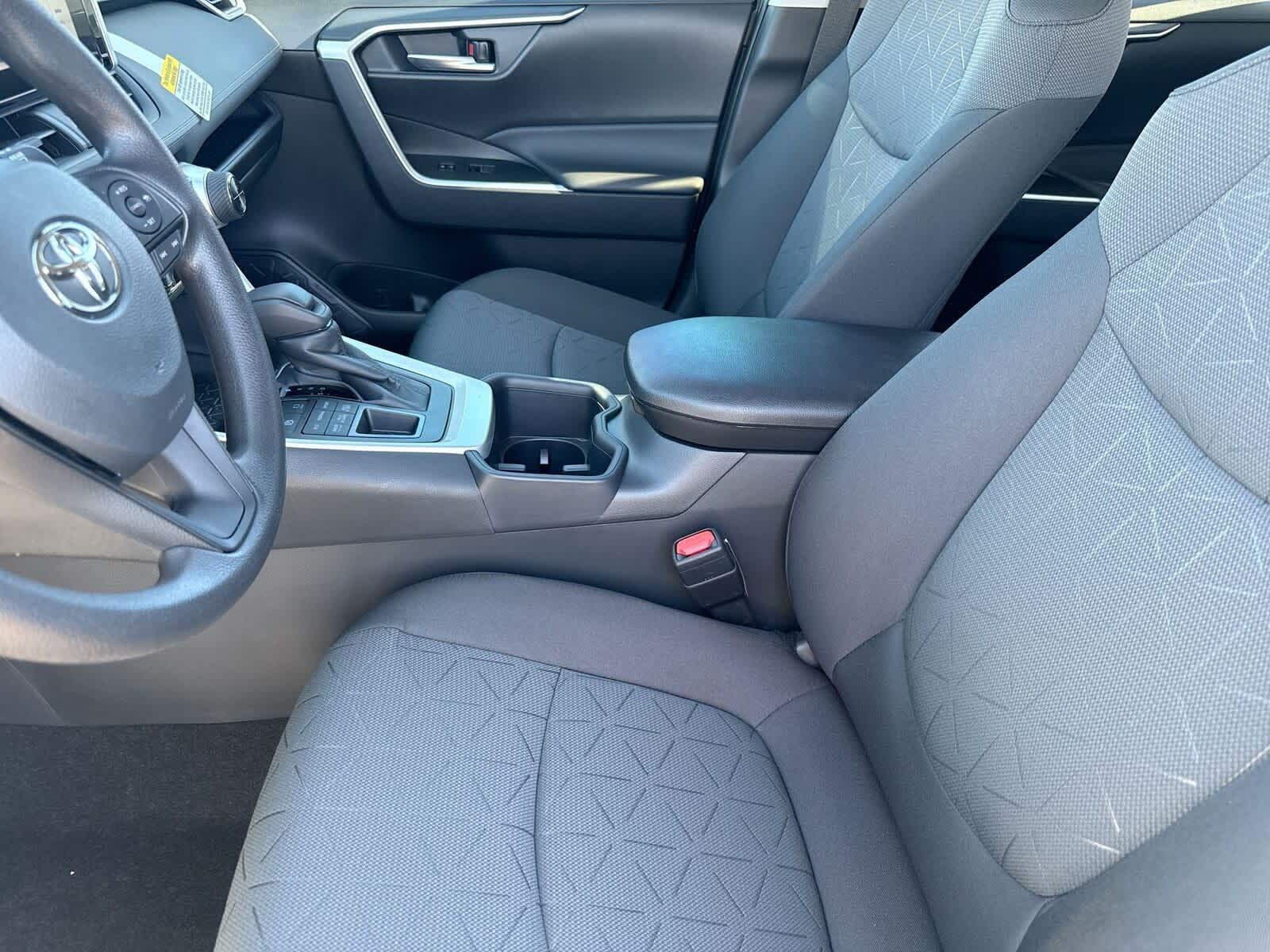 Thumbnail: 2025 Toyota RAV4 - 17