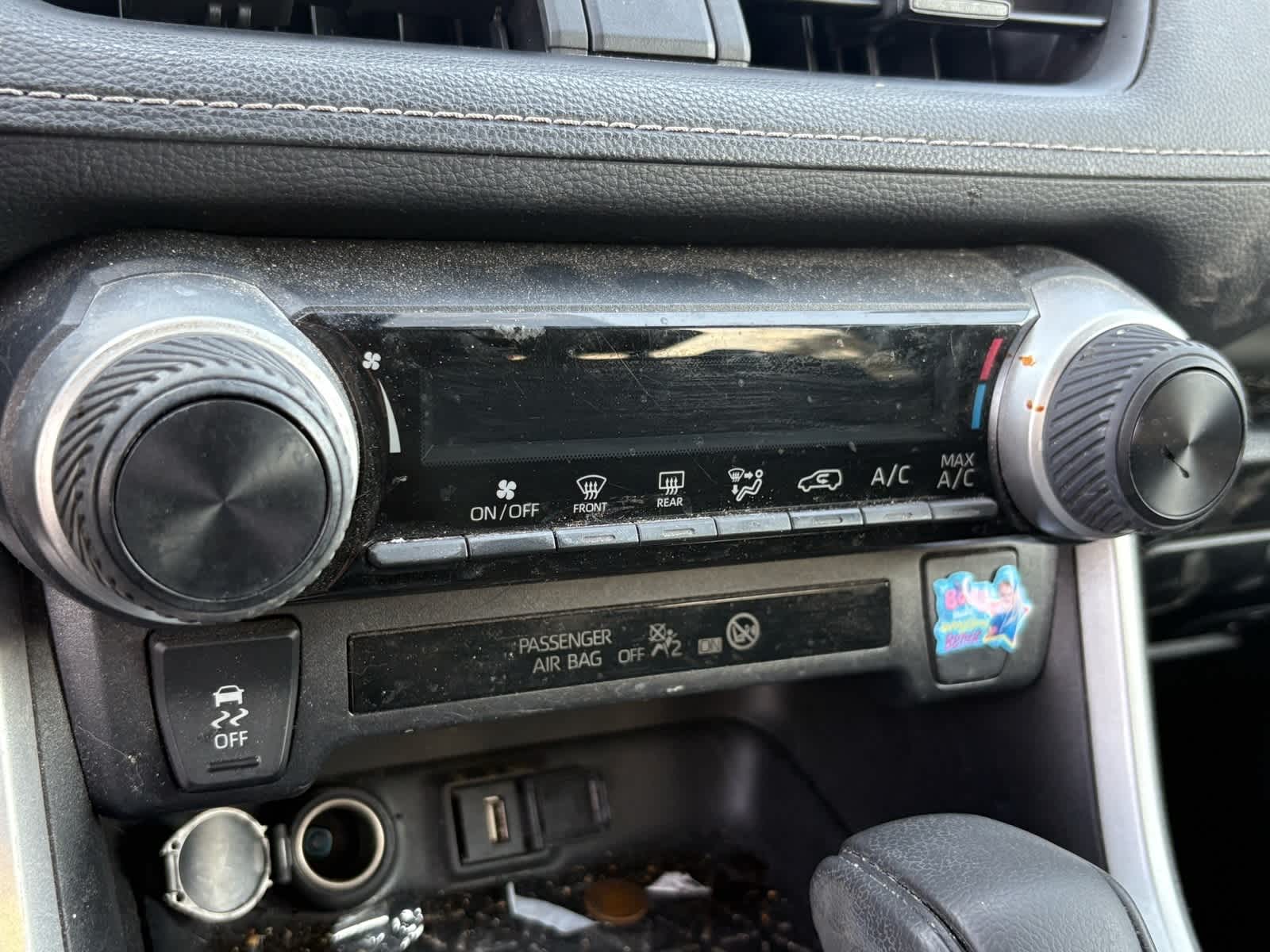 Thumbnail: 2022 Toyota RAV4 - 12