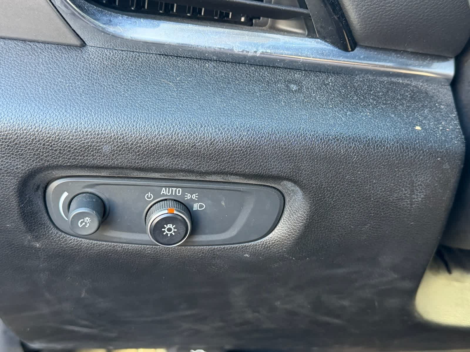 Thumbnail: 2019 Chevrolet Traverse - 14