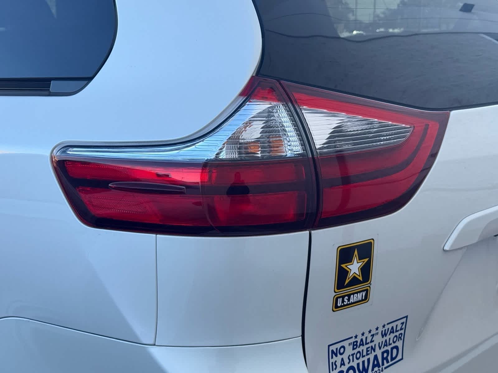 Thumbnail: 2020 Toyota Sienna - 16