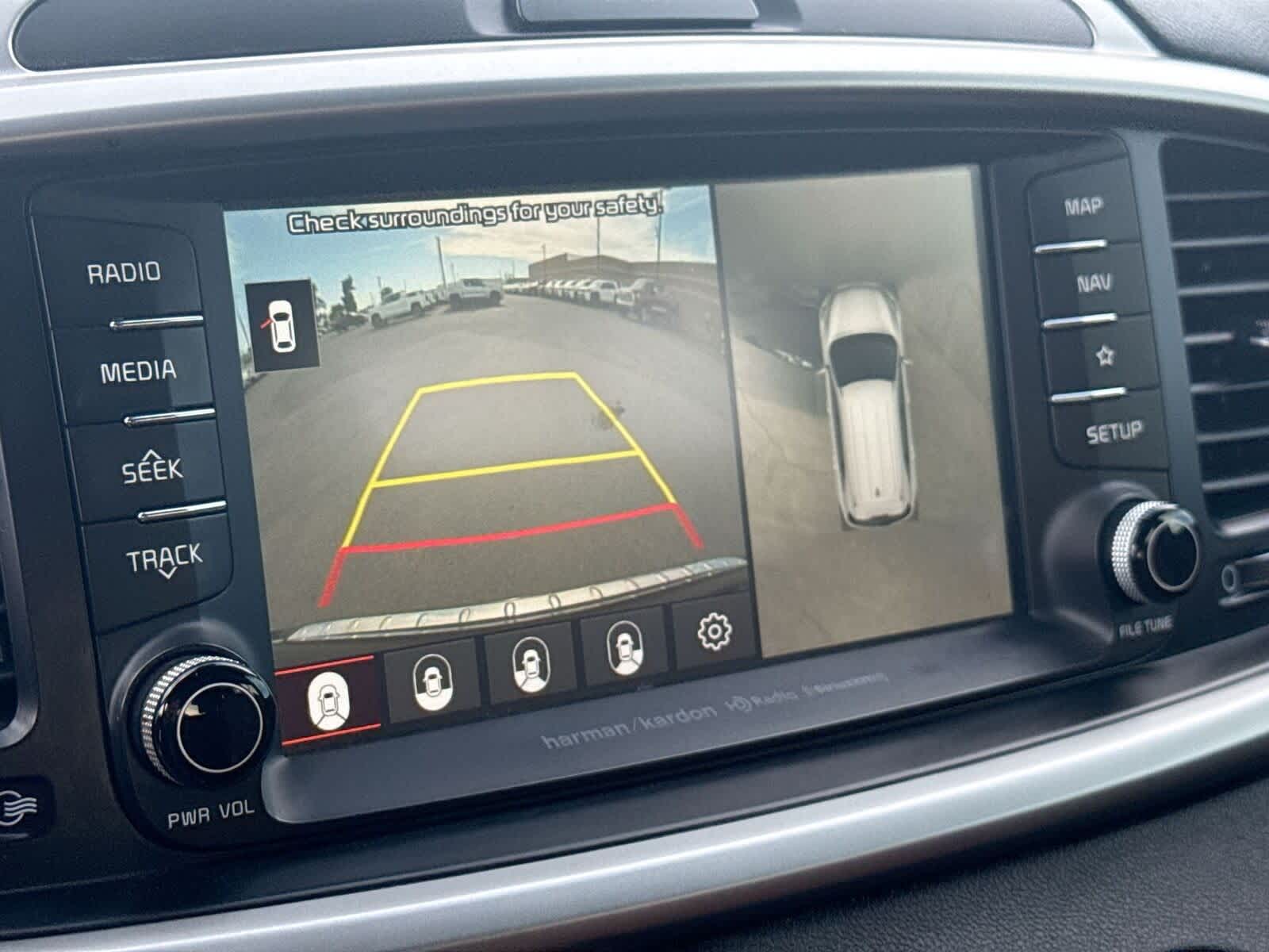 Thumbnail: 2019 Kia Sorento - 21