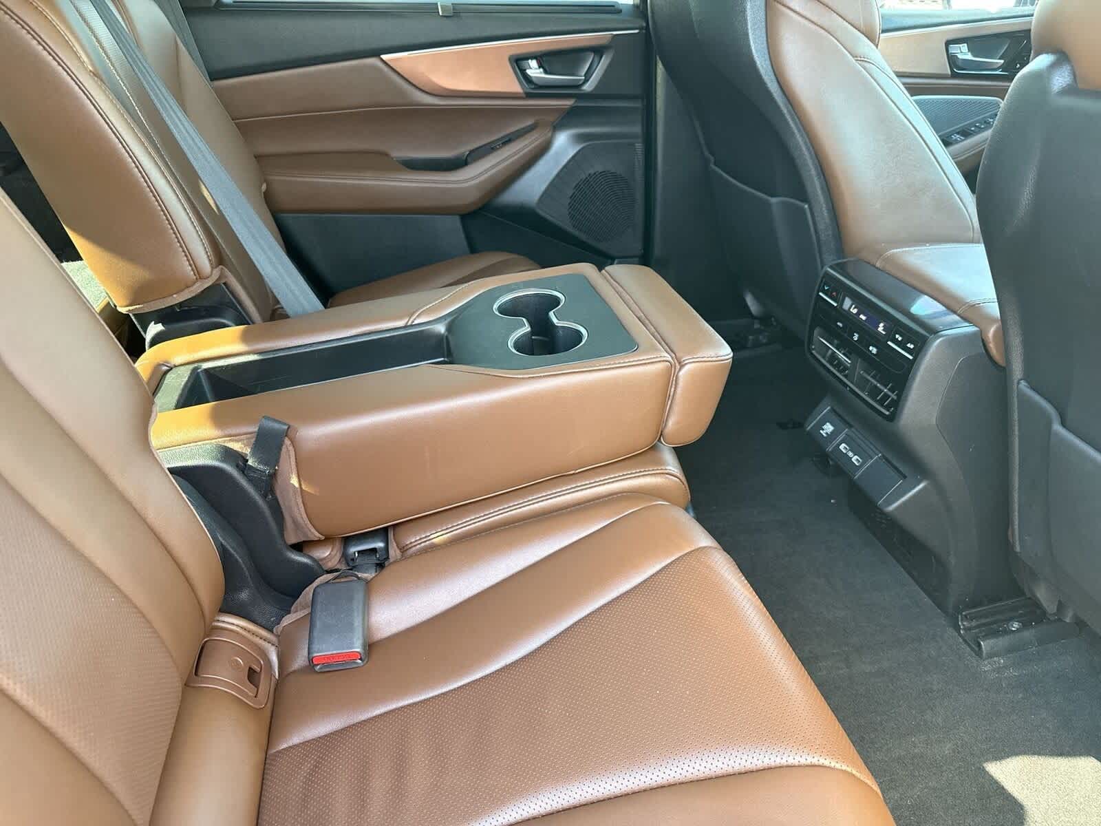 Thumbnail: 2022 Acura MDX - 13