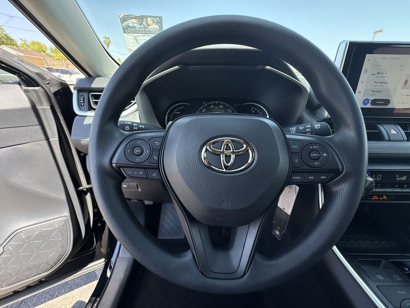 Thumbnail: 2025 Toyota RAV4 - 27