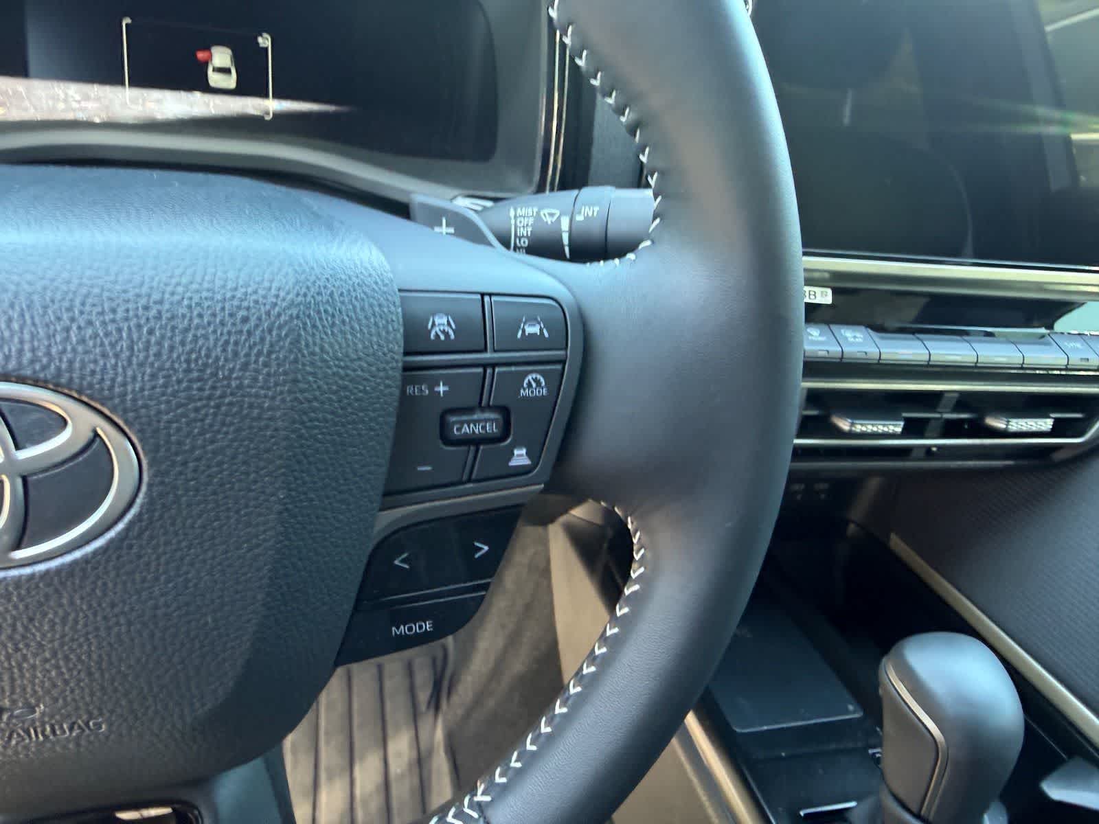 Thumbnail: 2025 Toyota Camry - 18