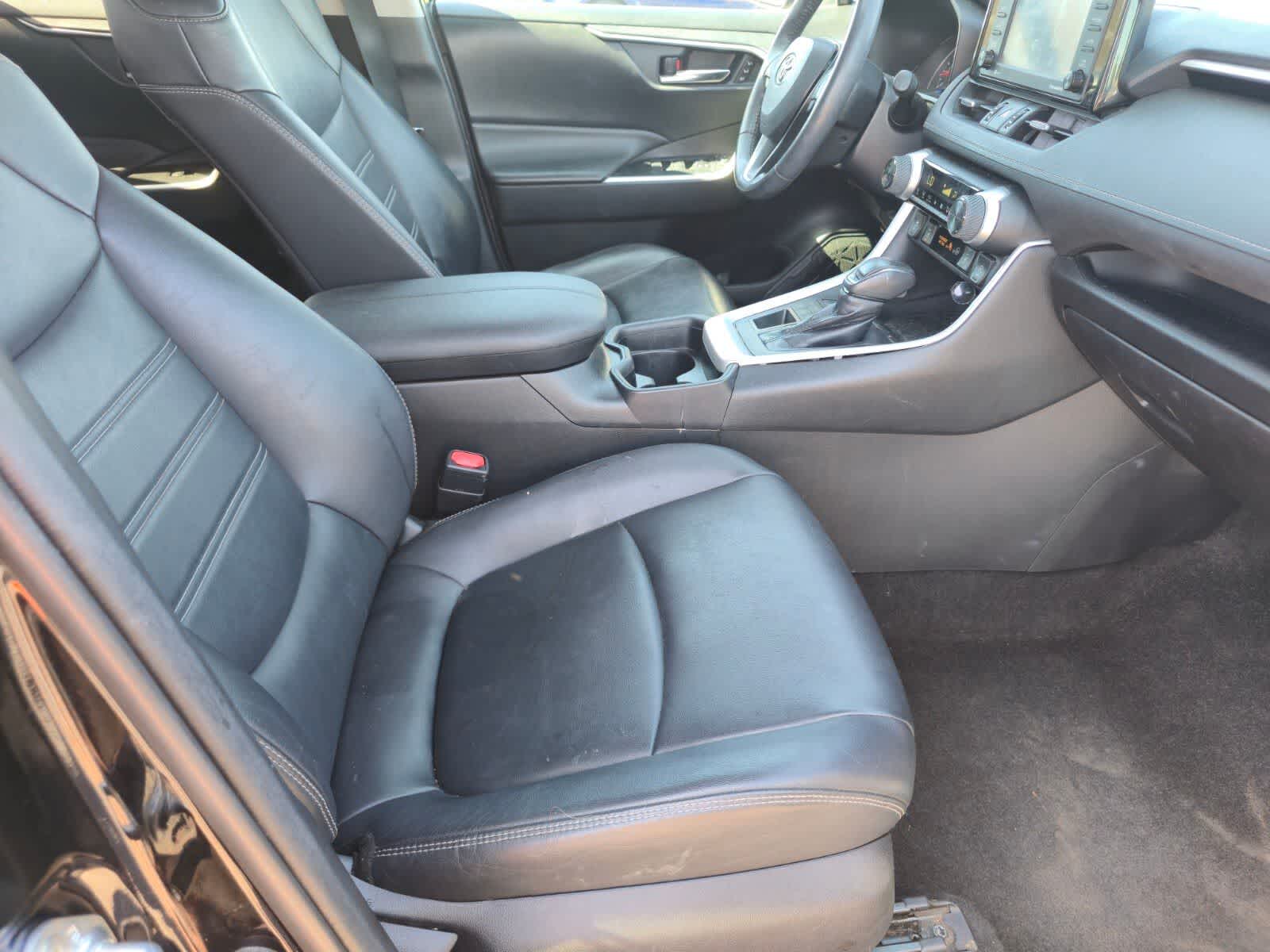 Thumbnail: 2020 Toyota RAV4 - 12