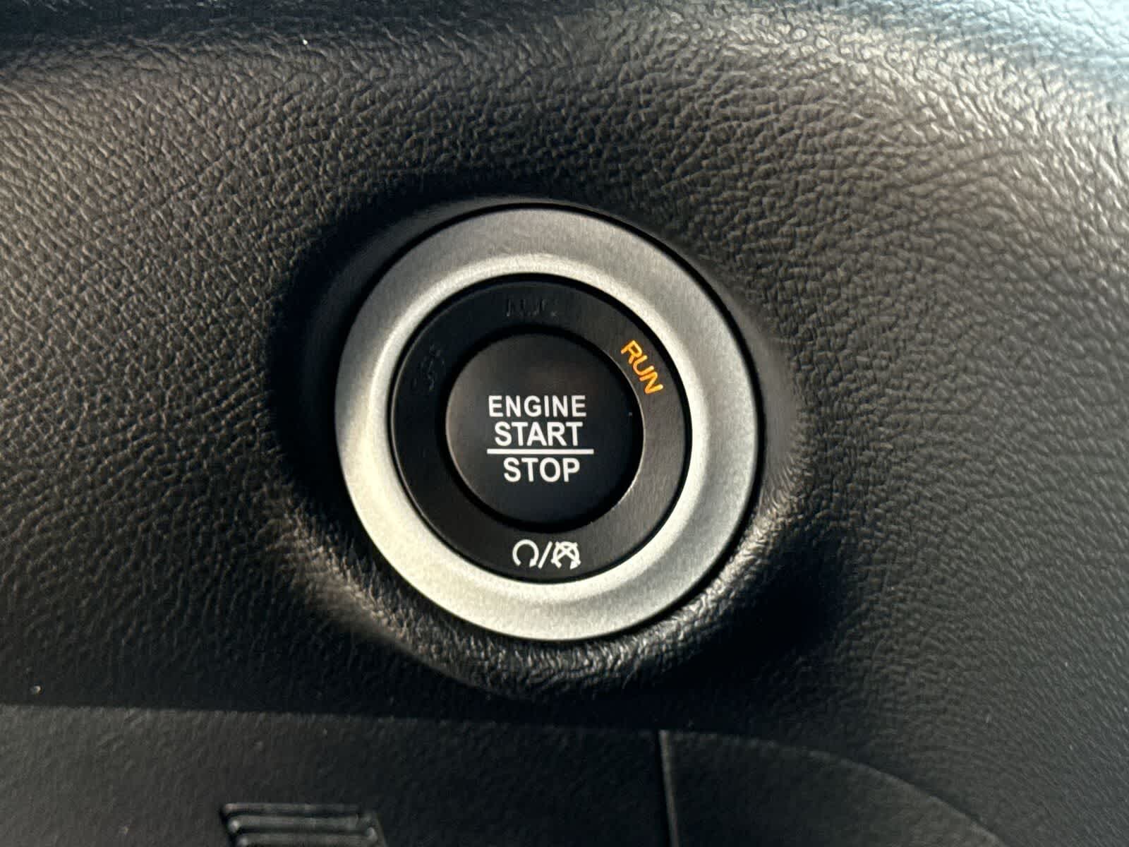 Thumbnail: 2025 Chrysler Pacifica - 25